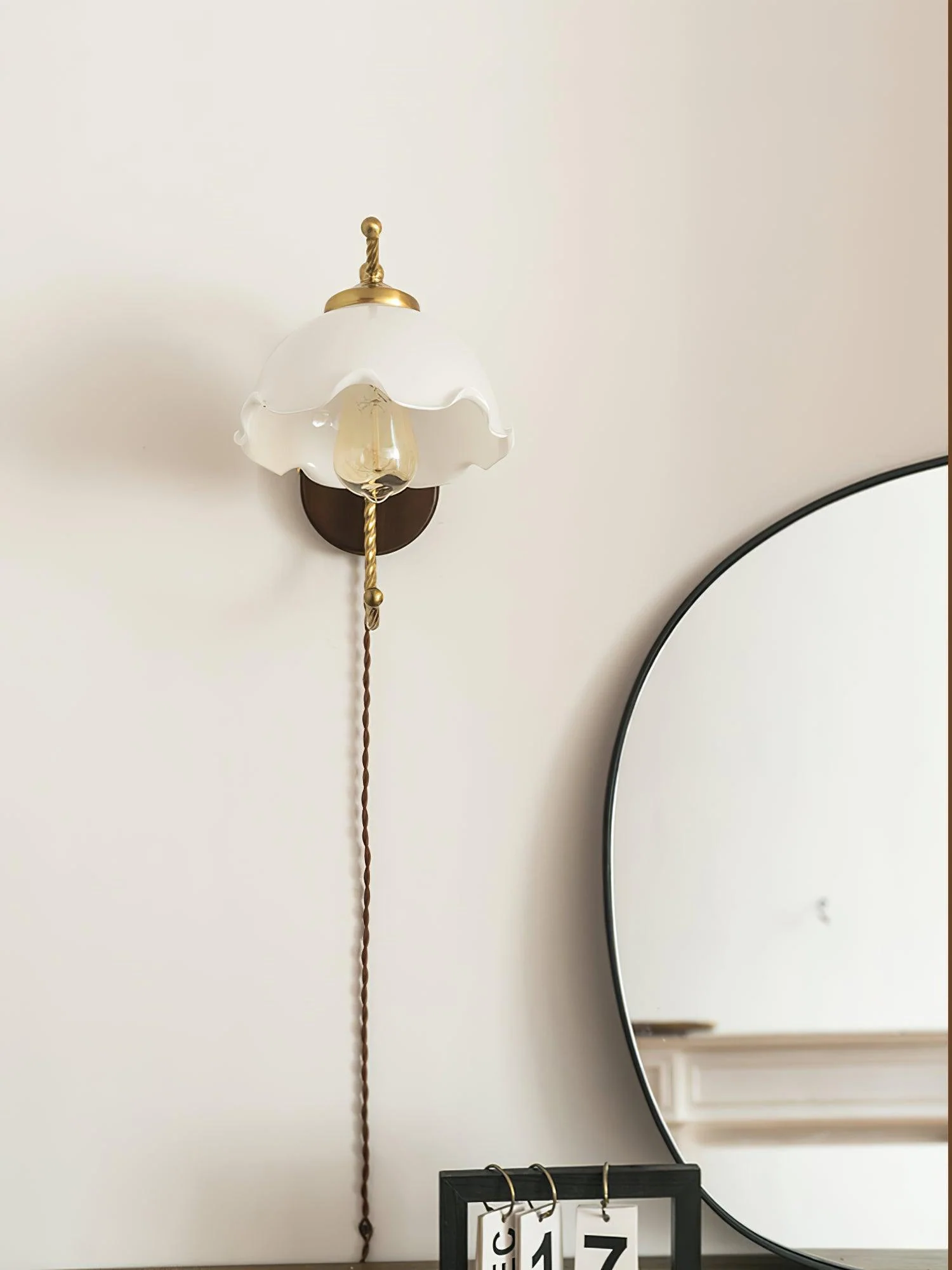 Milky Flower Wall Light - Image 8