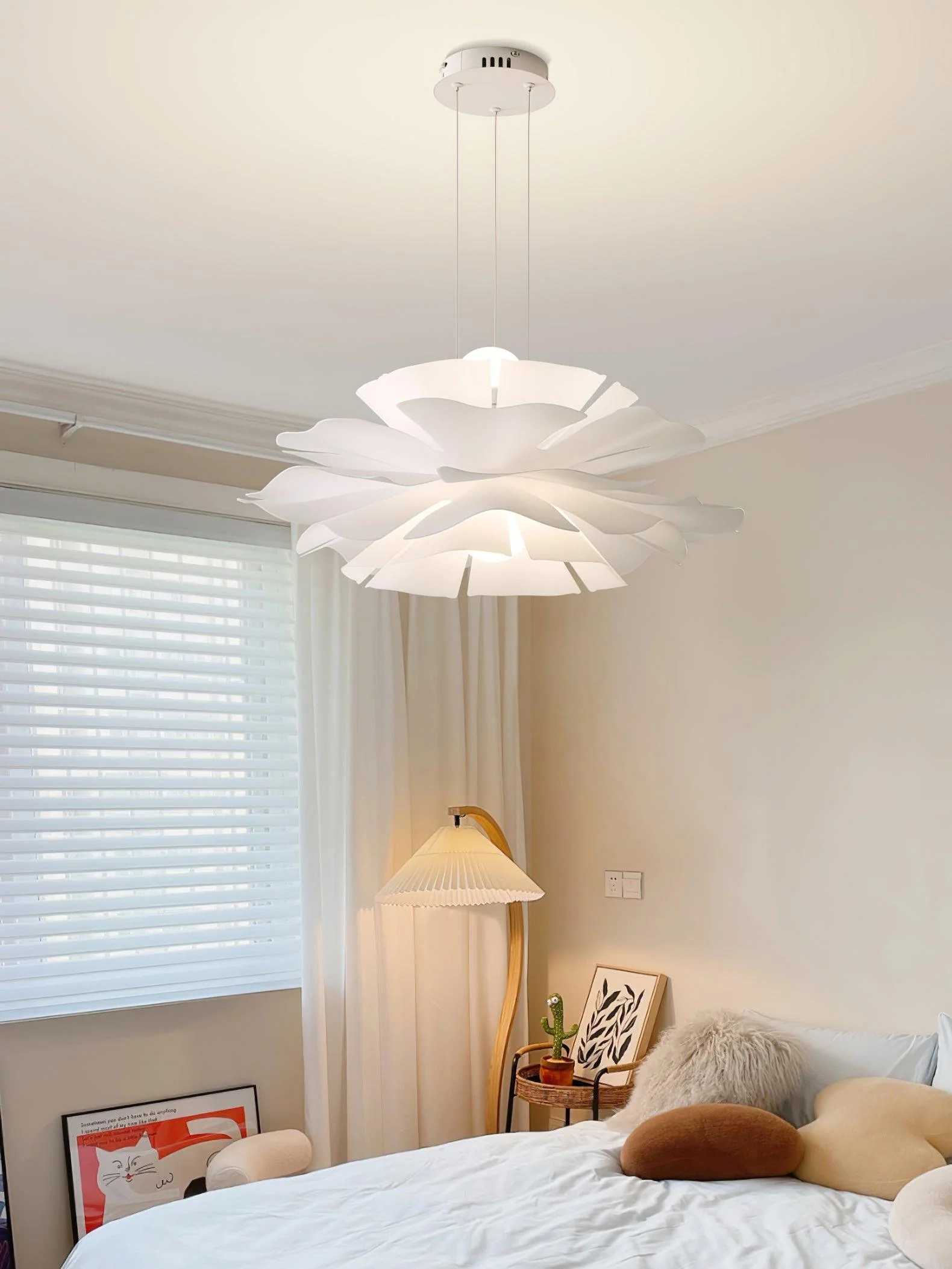 Lotus Flower Pendant Lamp - Image 25