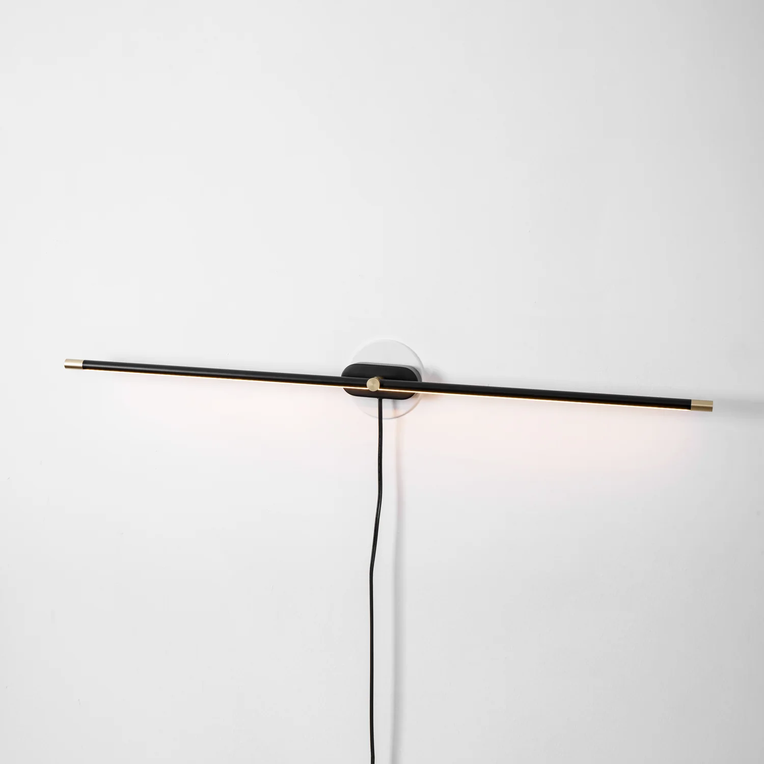 Minimalist Linear Plug-in Wall Lamp - Image 27