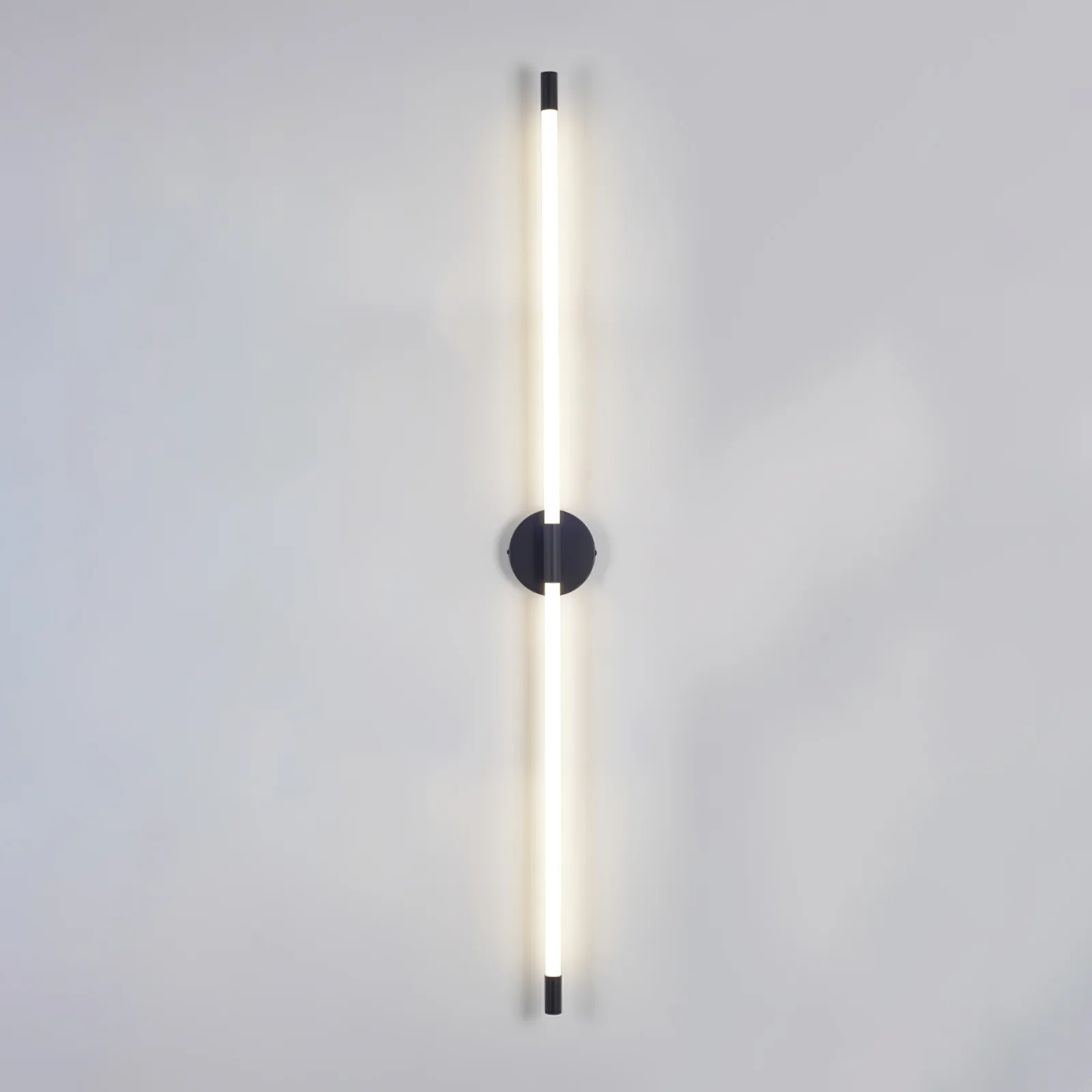 Minimalist Vertical Wall Sconce - Image 36