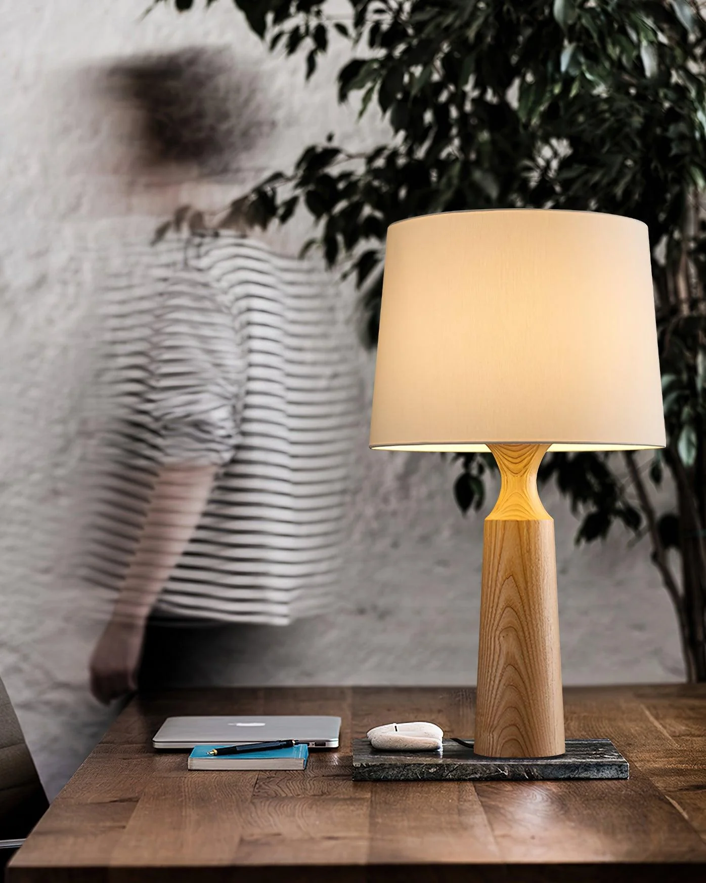 Muyuan Table Lamp - Image 3