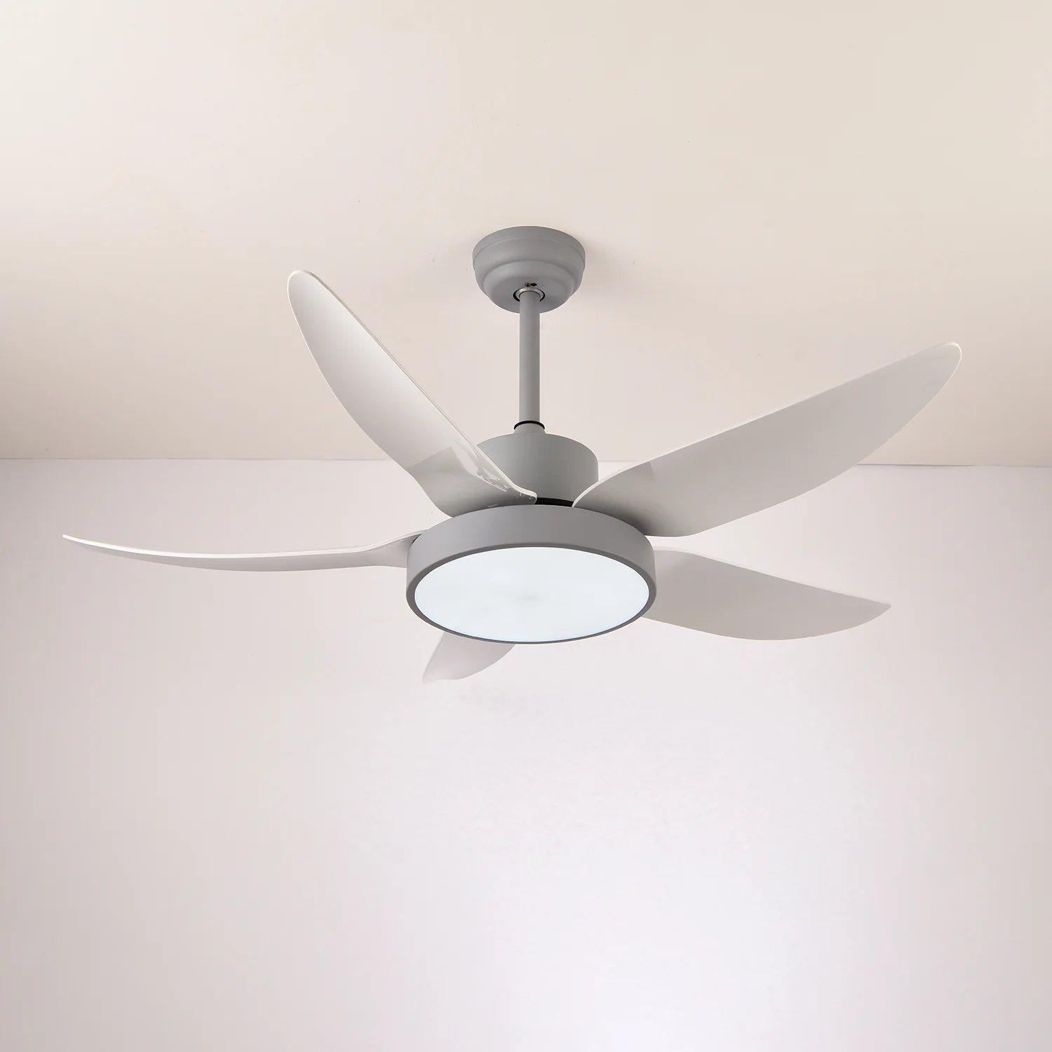 Noctura Glide Ceiling Fan Light - Image 9