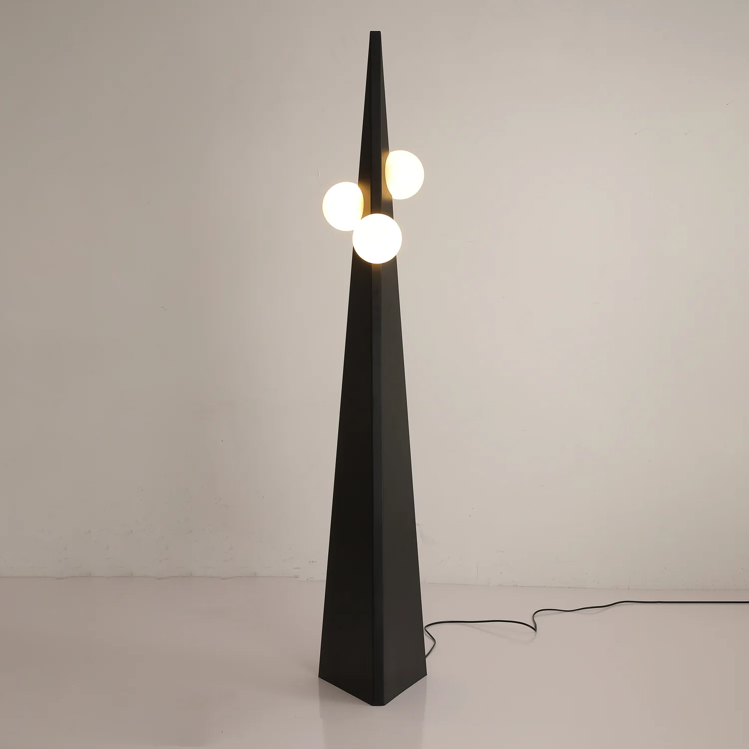 Noir Roy Floor Lamp - Image 15