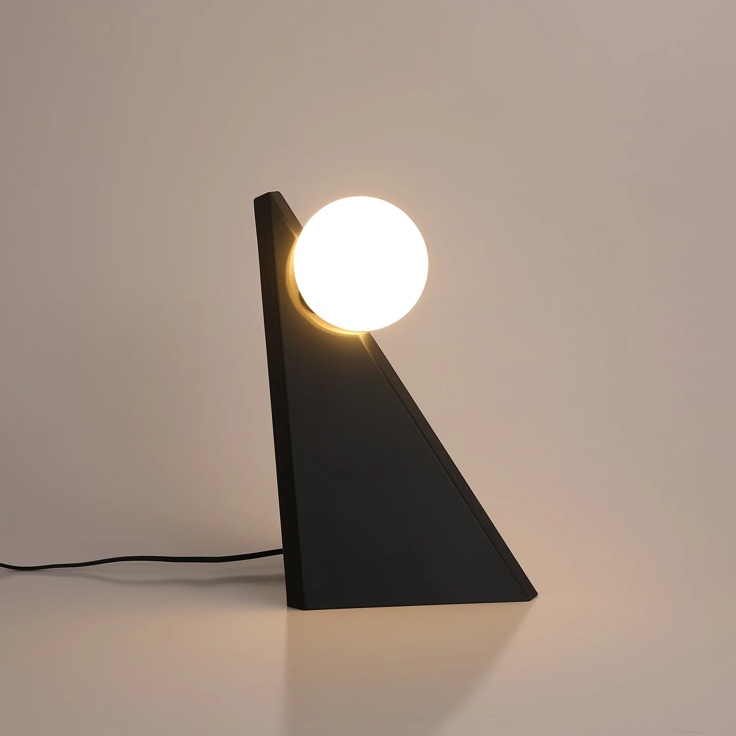 Noir Roy Table Lamp - Image 15