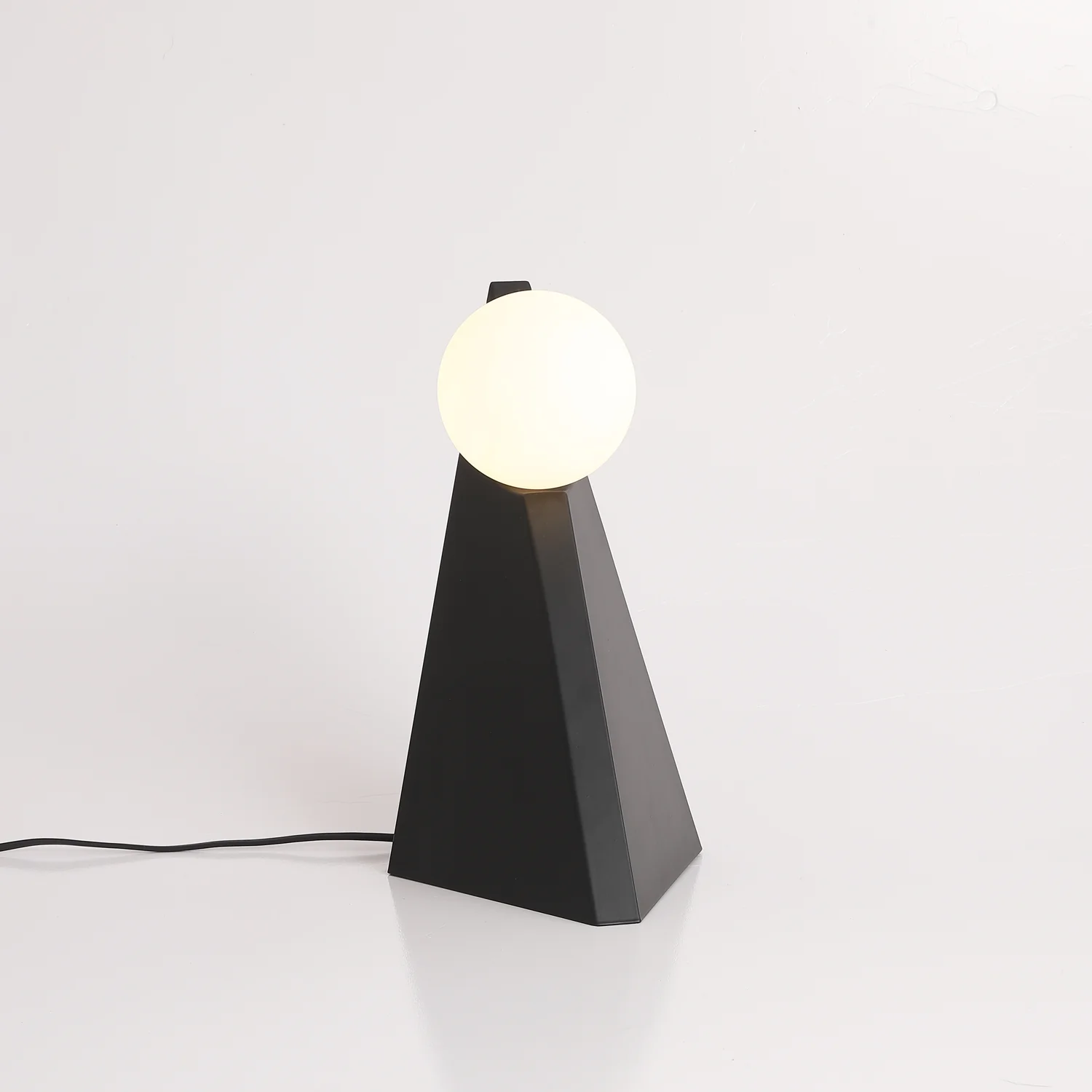 Noir Roy Table Lamp - Image 20