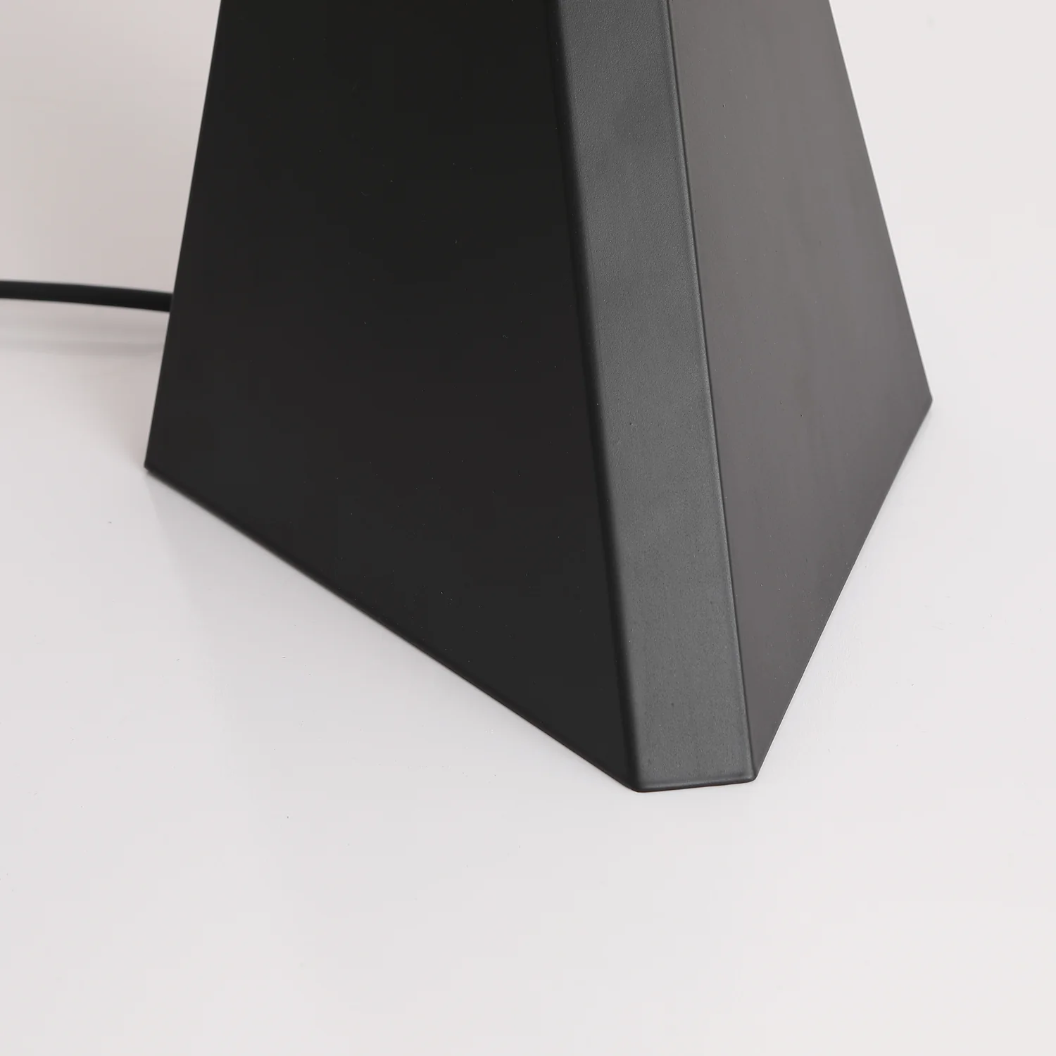Noir Roy Table Lamp - Image 26