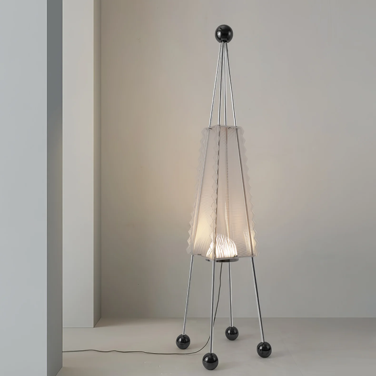 Obelisk Mesh Floor Lamp - Image 2