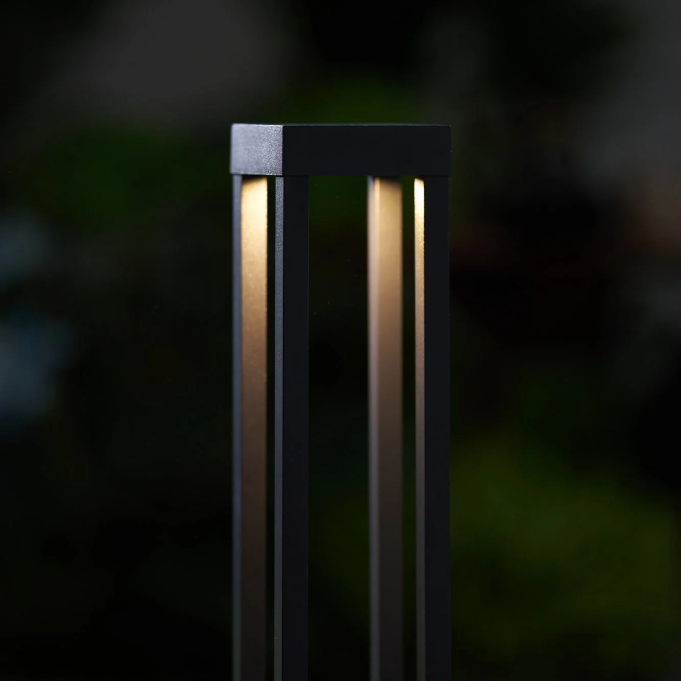 Obsidian Post Outdoor Light - Image 10