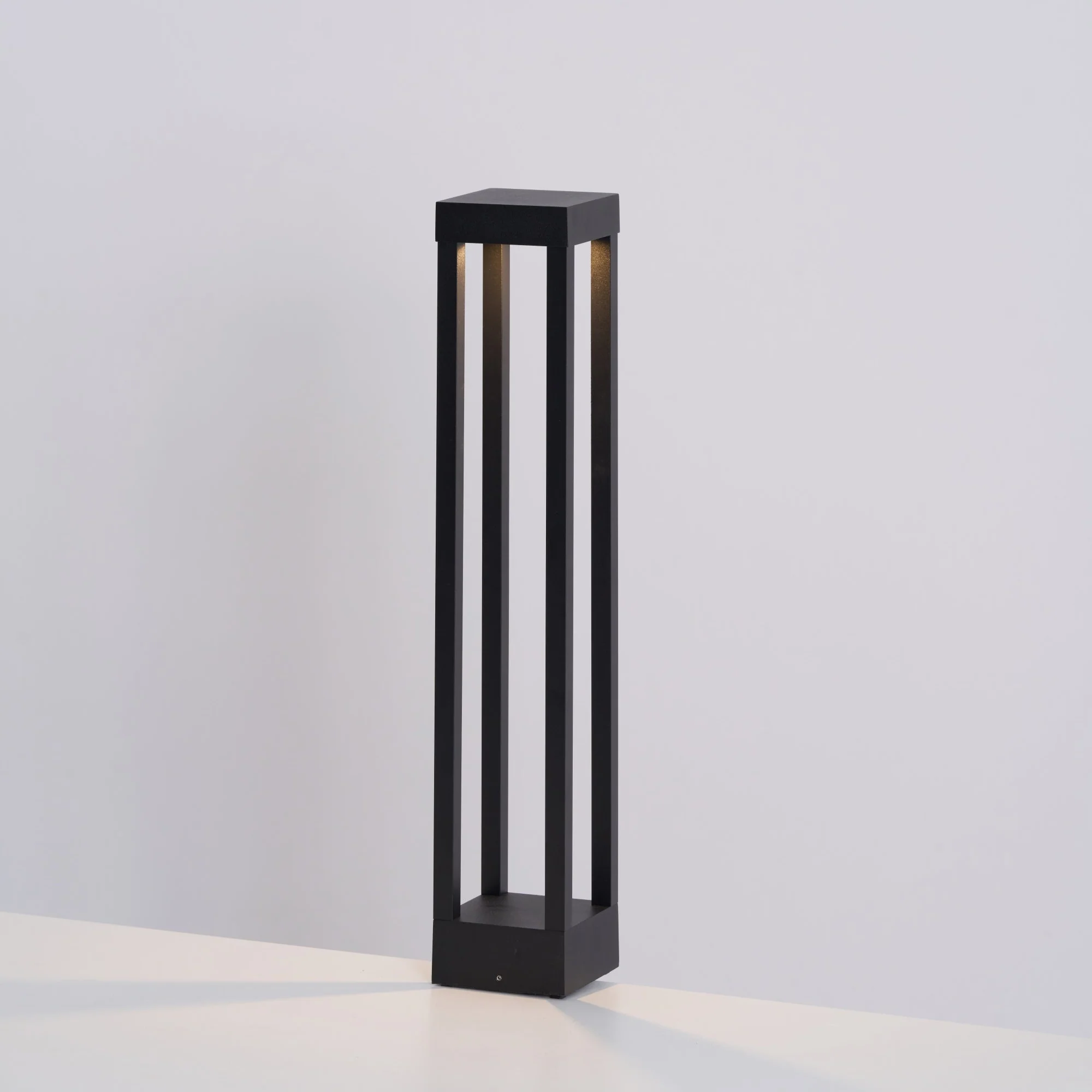 Obsidian Post Outdoor Light - Image 14