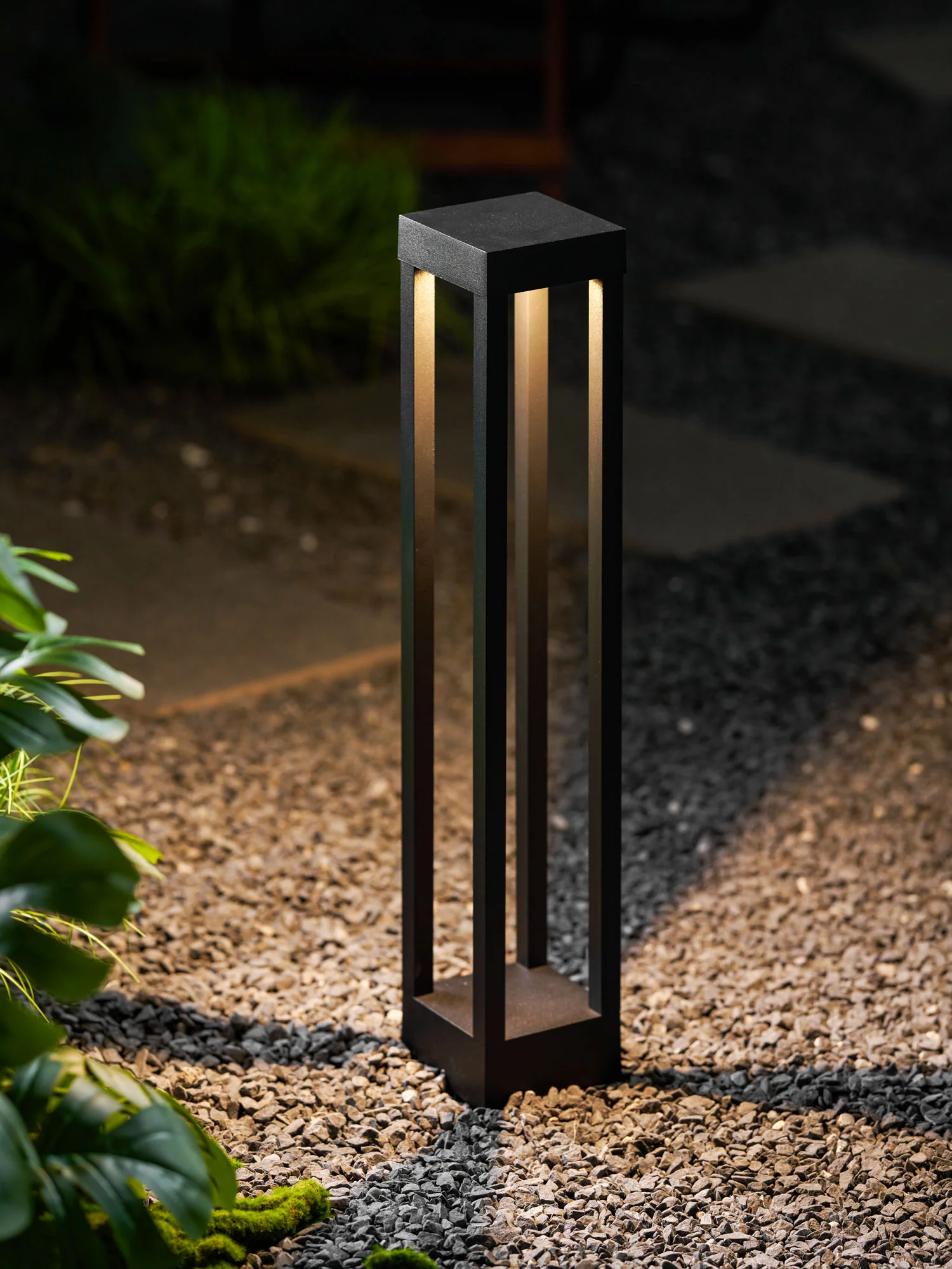 Obsidian Post Outdoor Light - Image 31
