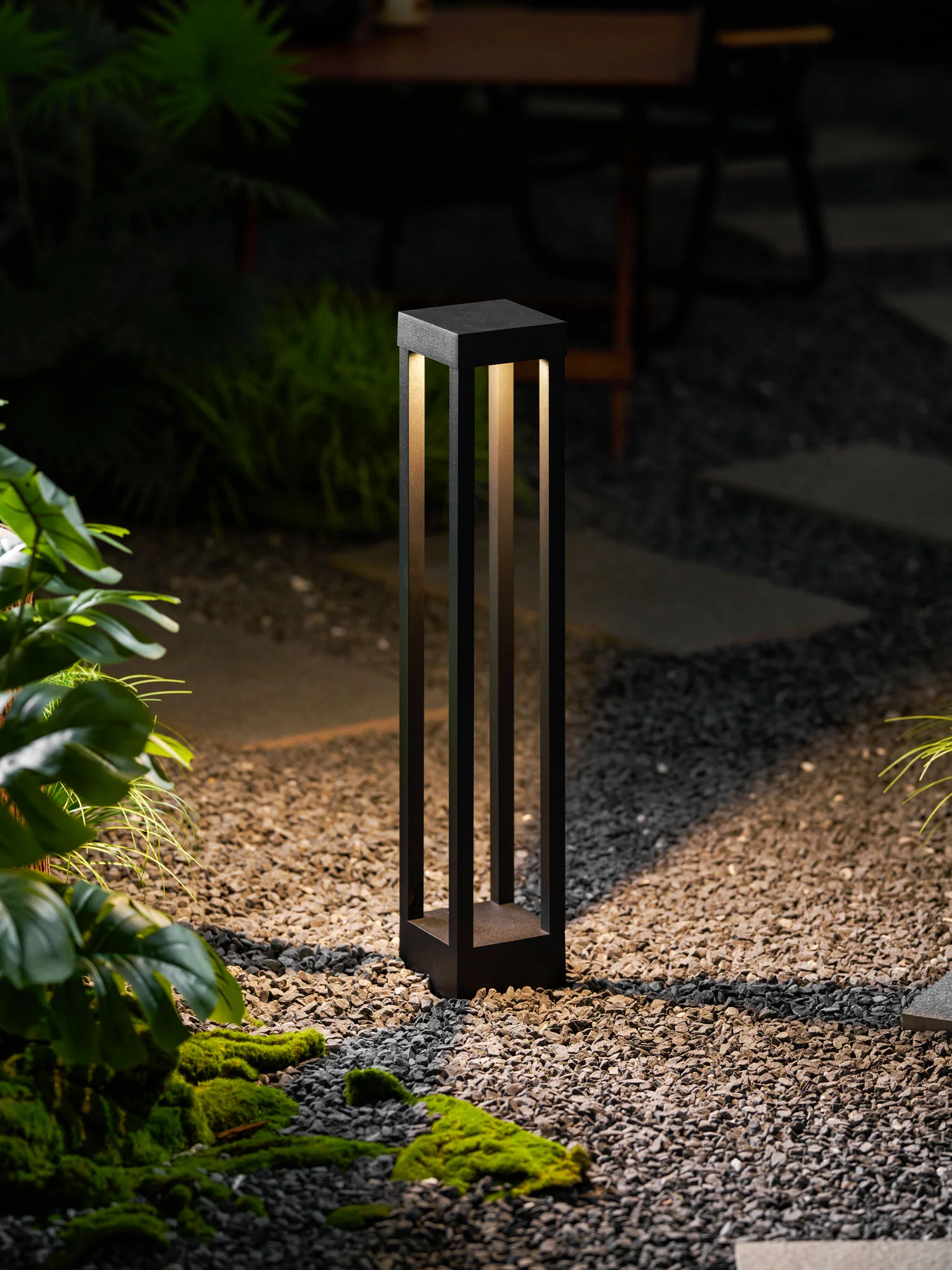Obsidian Post Outdoor Light - Image 32