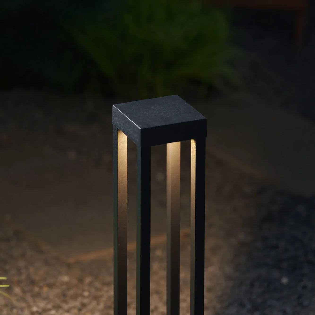 Obsidian Post Outdoor Light - Image 36