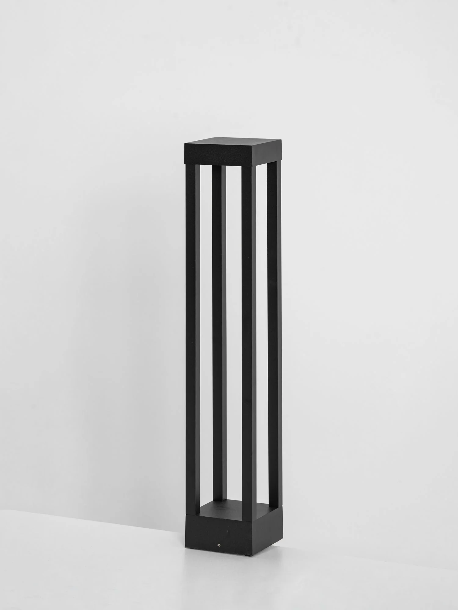 Obsidian Post Outdoor Light - Image 41