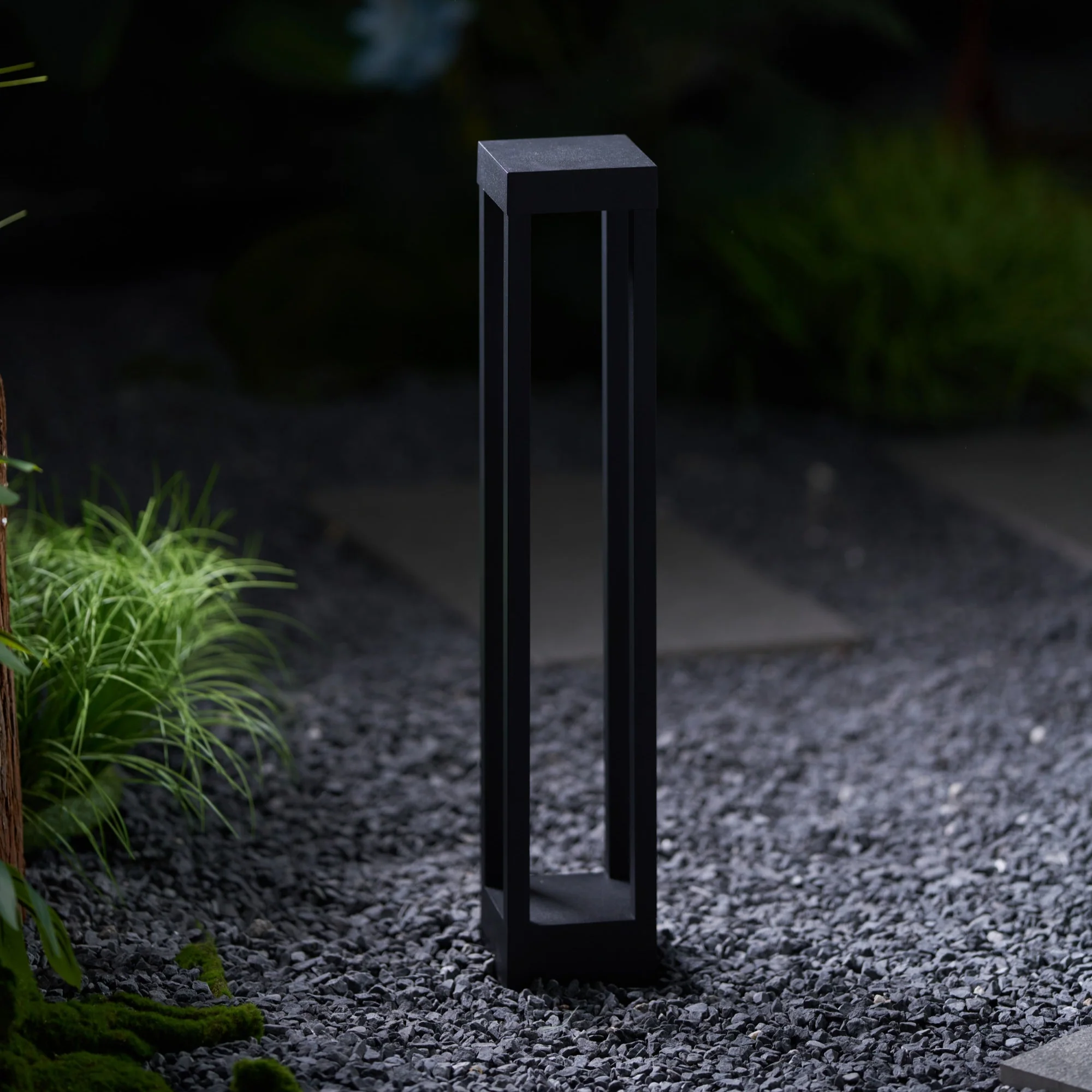 Obsidian Post Outdoor Light - Image 8