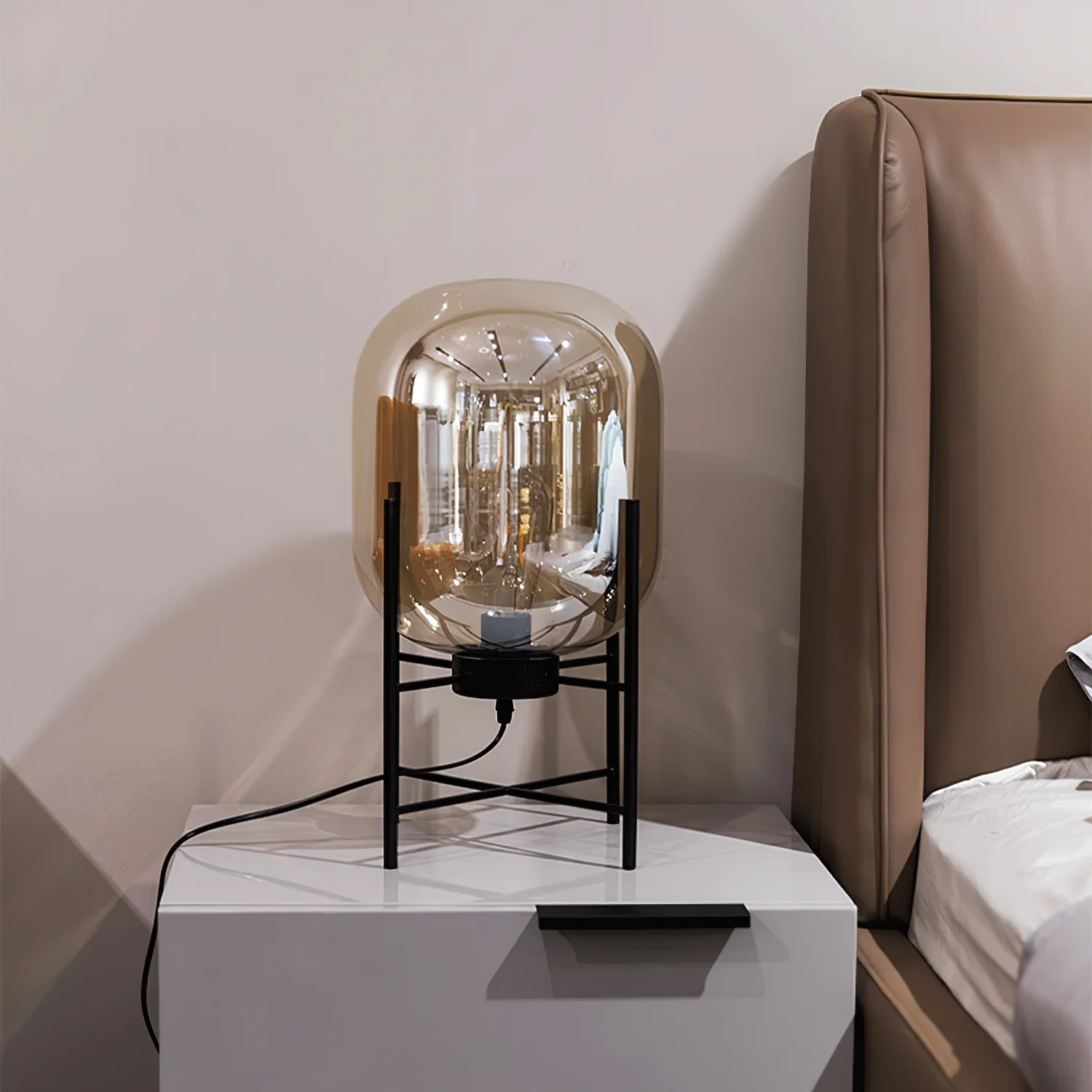 Oda Table Lamp - Image 6