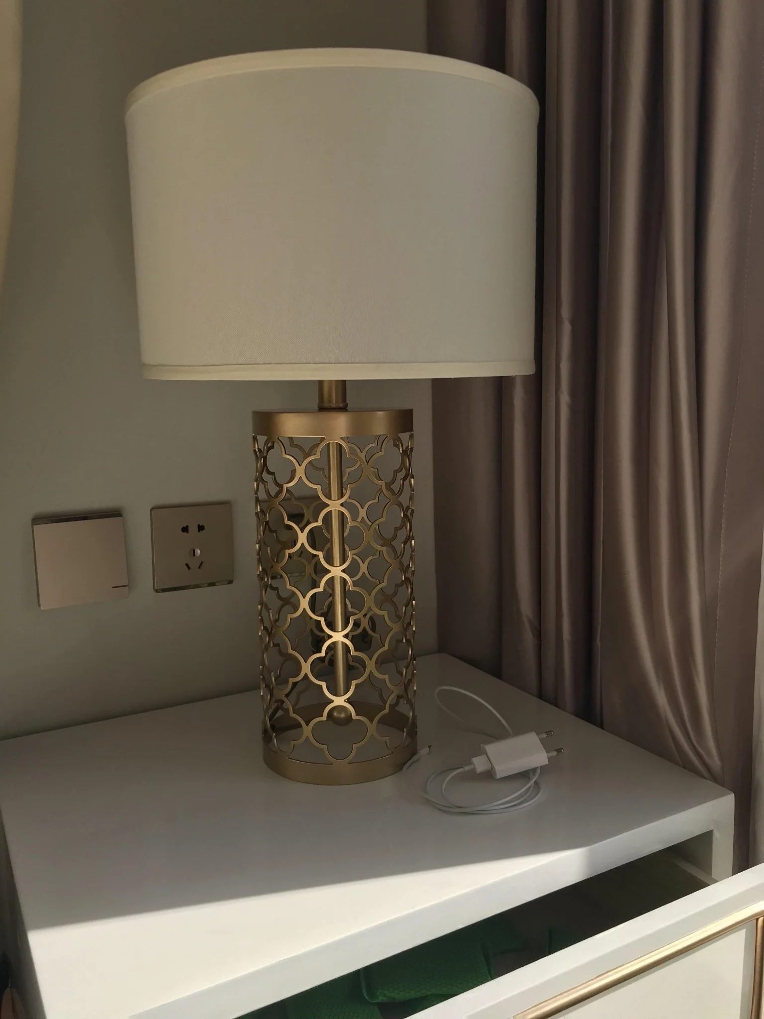 Openwork Metal Table Lamp - Image 20