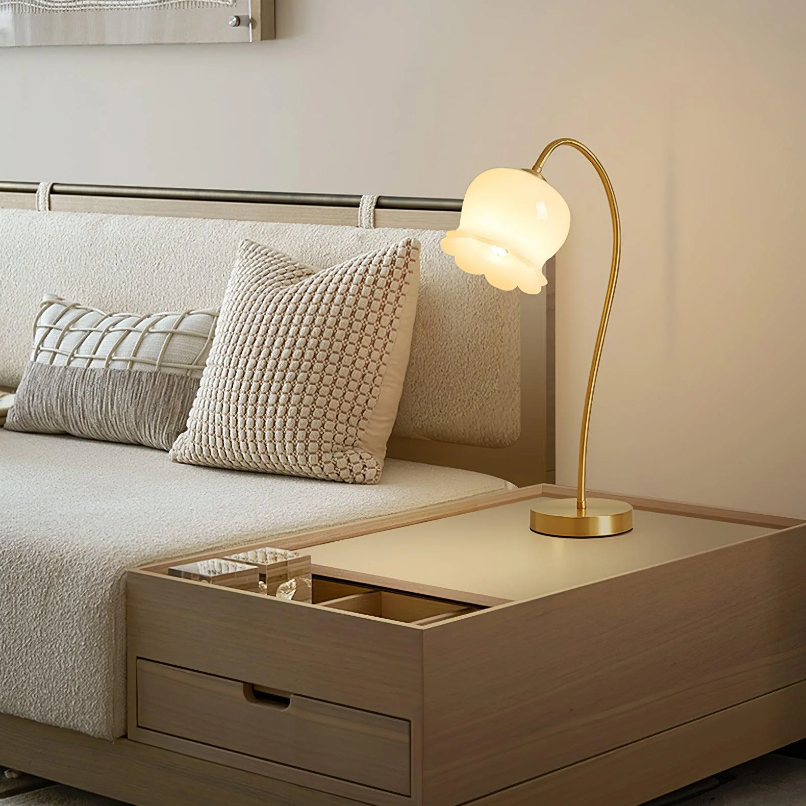 Orchids Table Lamp - Image 12