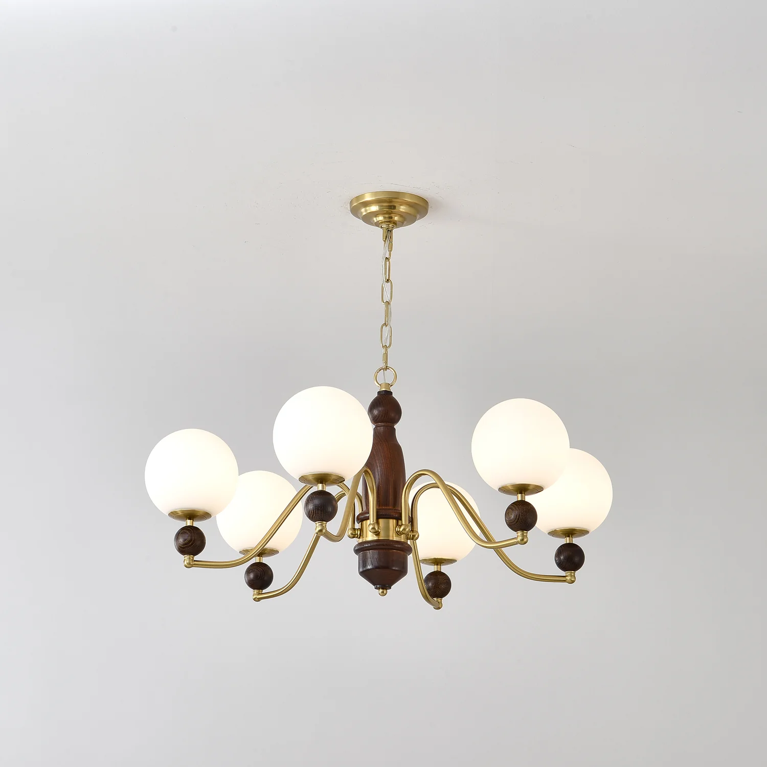 Ornate Heritage Chandelier - Image 19