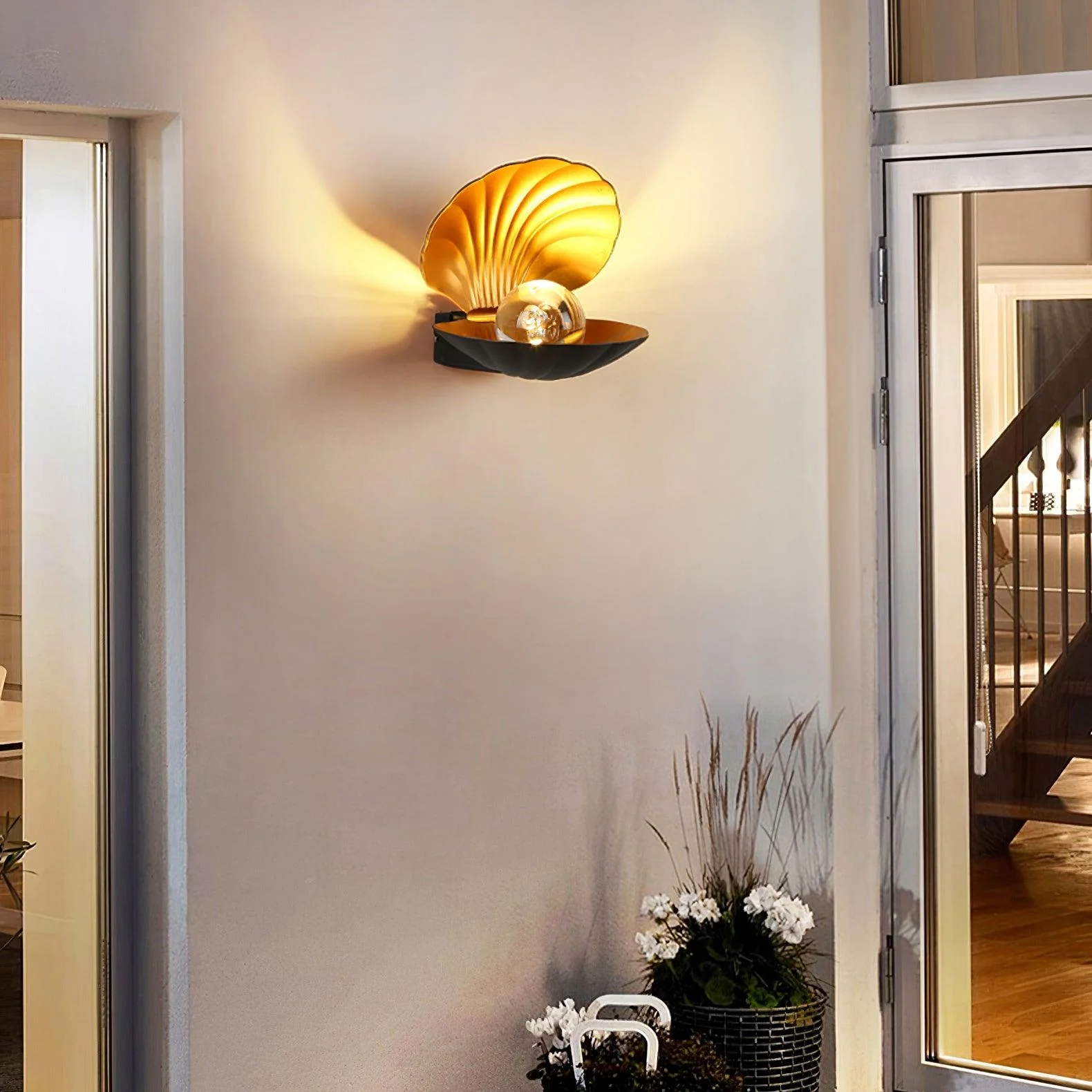 Pearl Clam Wall Light - Image 4