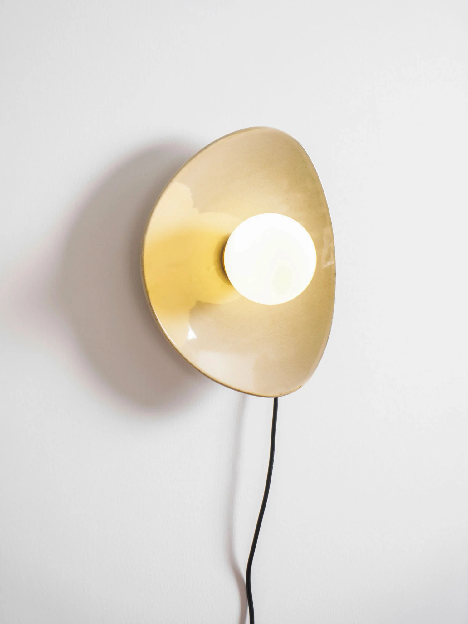 Pebble Disc Plug-in Wall Light - Image 18
