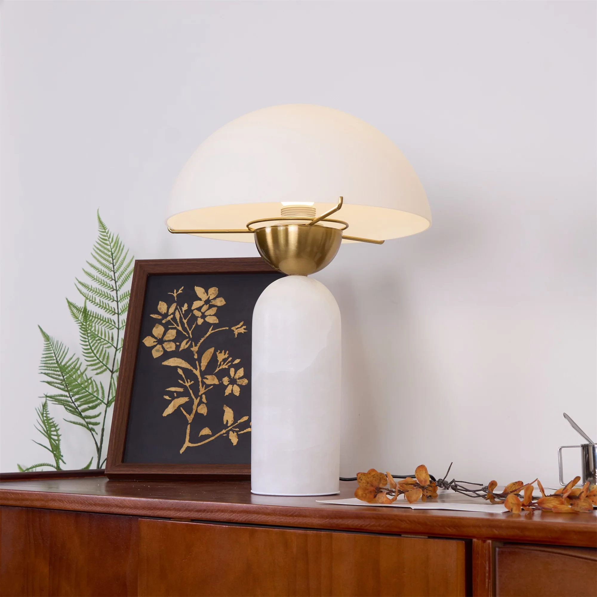 Peono Alabaster Table Lamp - Image 4