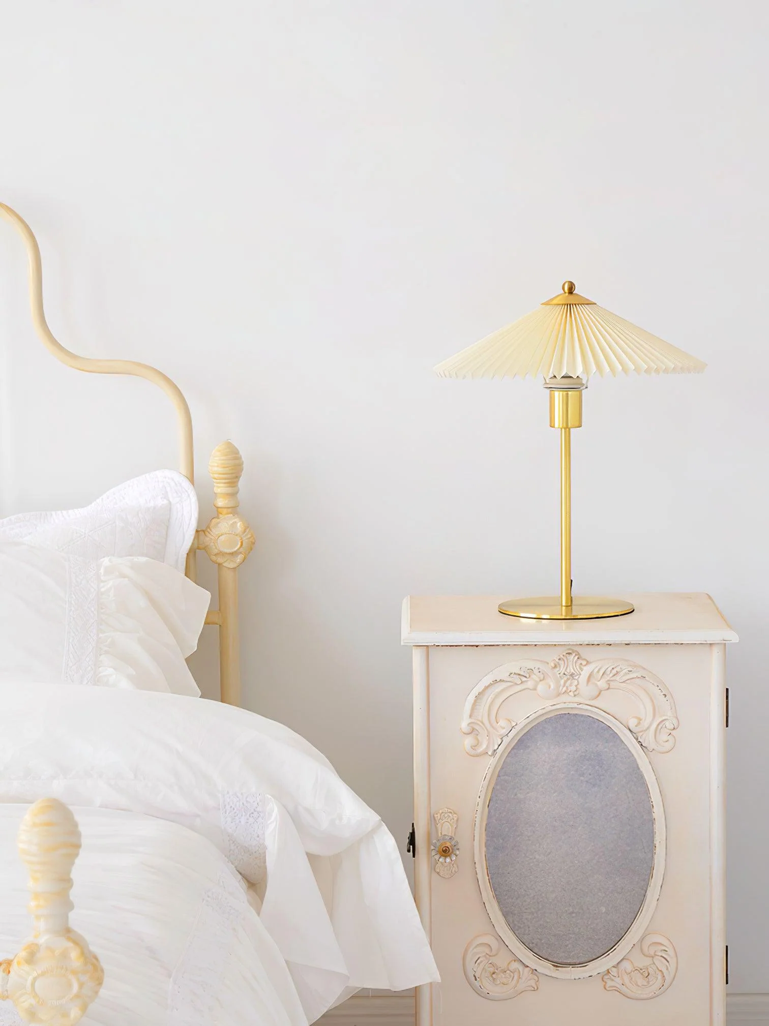 Perla Pleated Table Lamp - Image 24