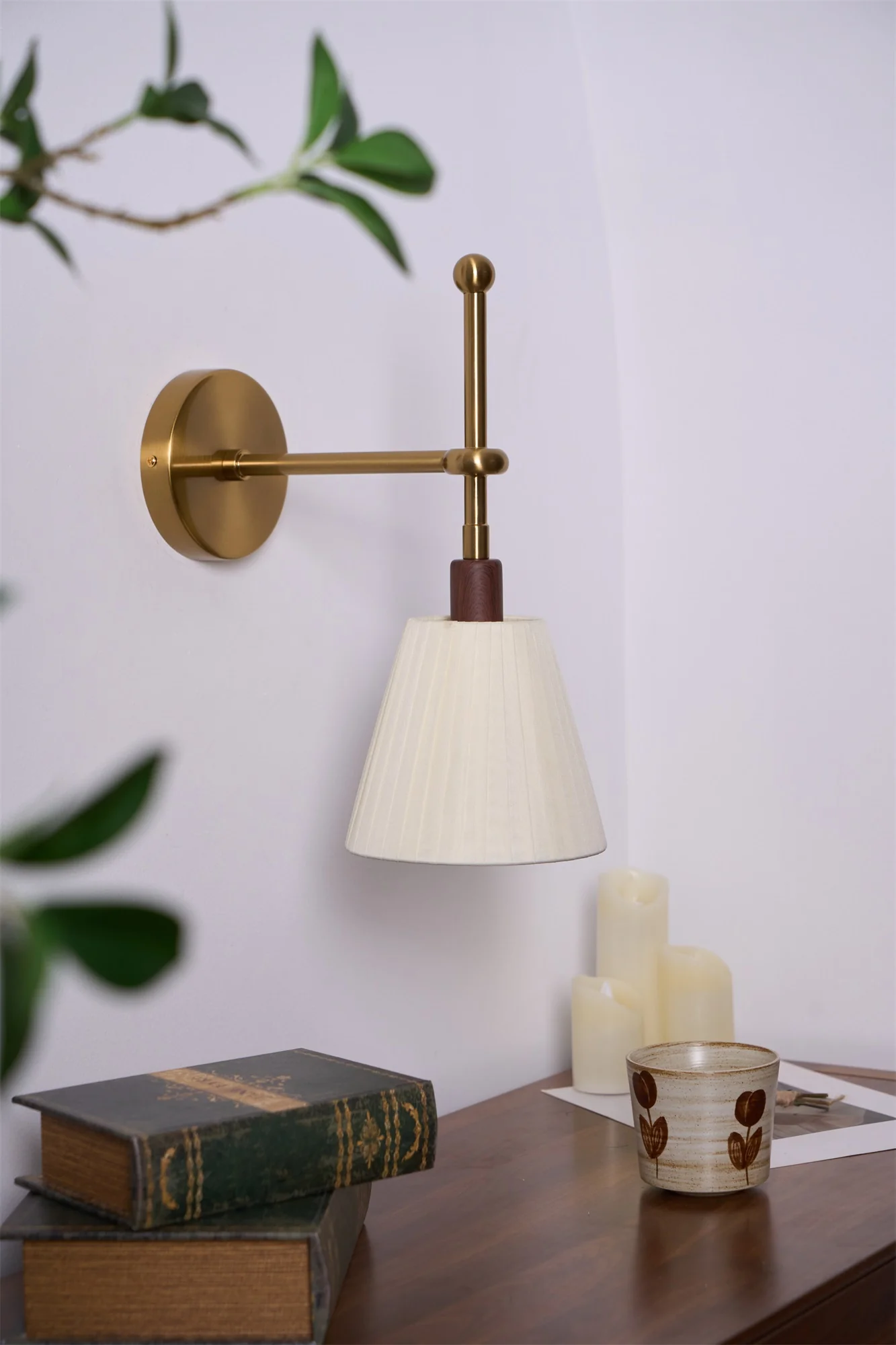 Pleated Fabric Wall Lamp - Image 12