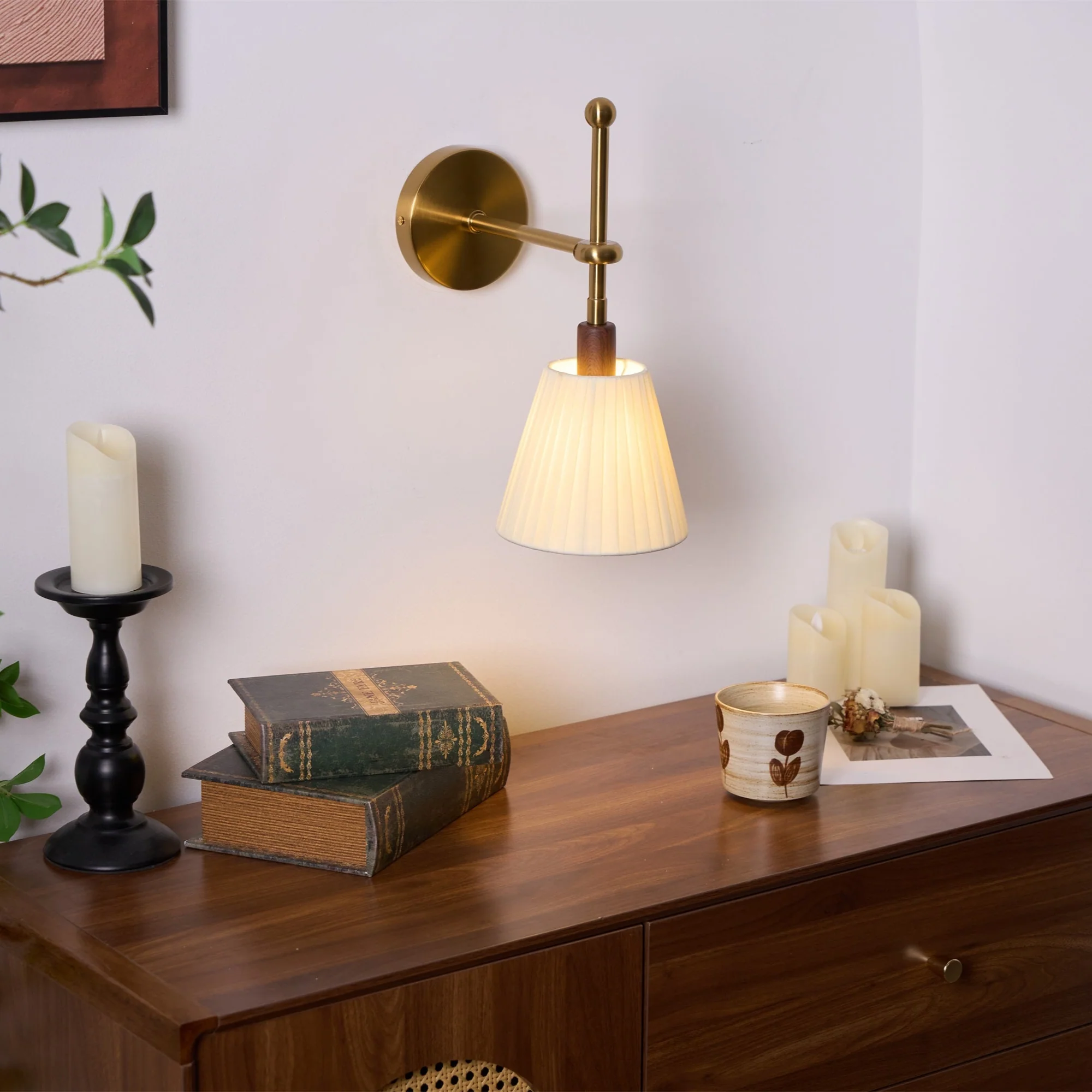 Pleated Fabric Wall Lamp - Image 3