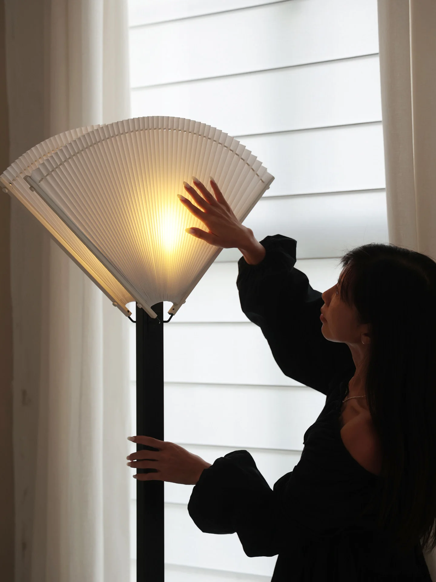 Pleated Fan Floor Lamp - Image 17