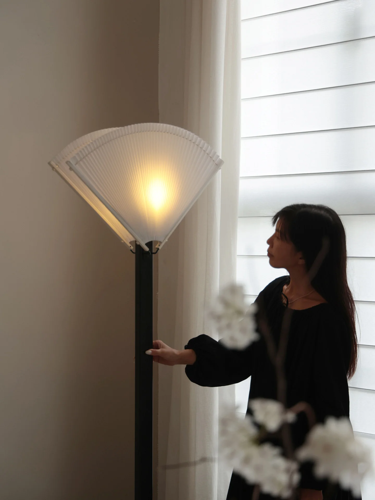 Pleated Fan Floor Lamp - Image 18
