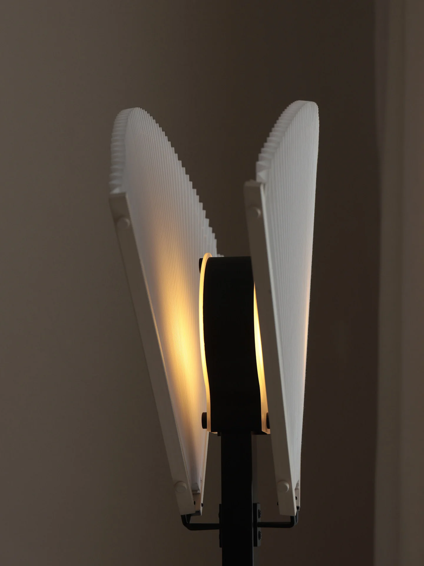 Pleated Fan Floor Lamp - Image 21