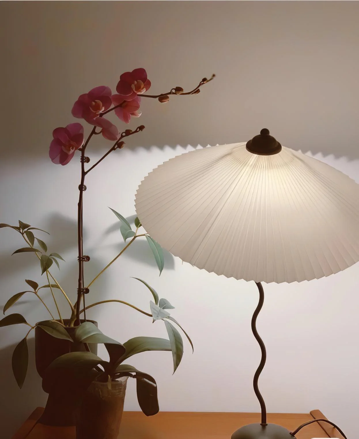 Pleated Hat Table Lamp - Image 19