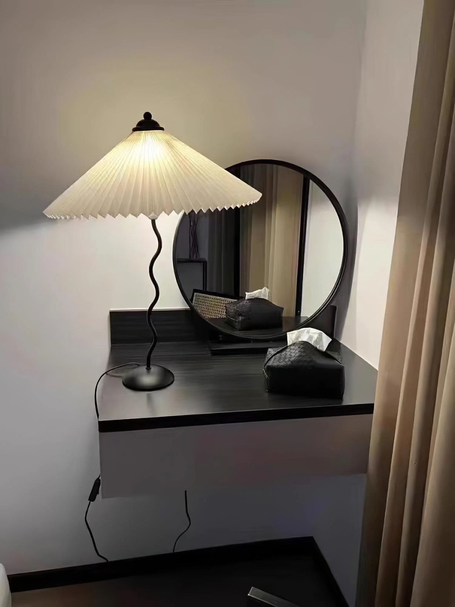 Pleated Hat Table Lamp - Image 34