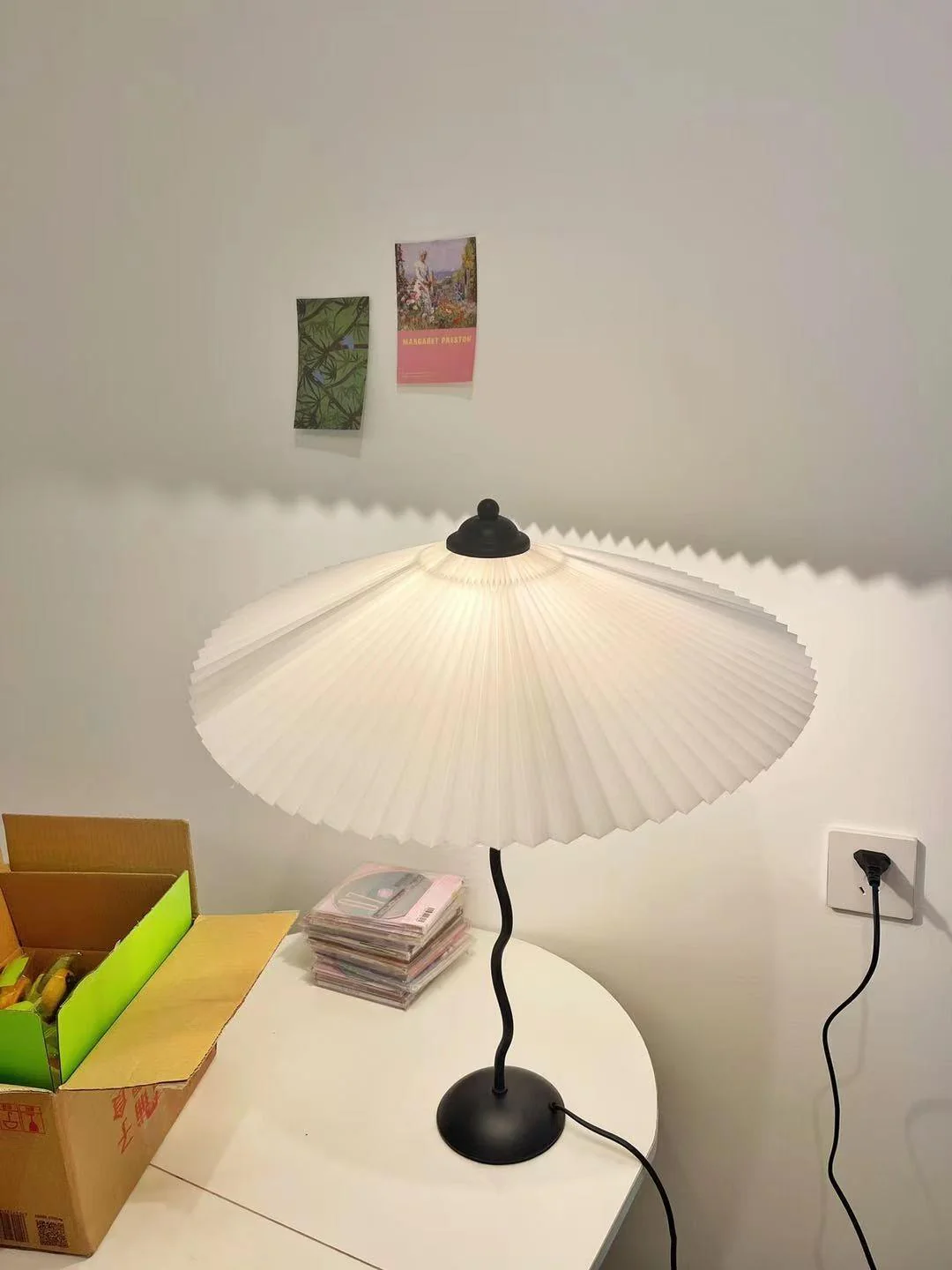 Pleated Hat Table Lamp - Image 40