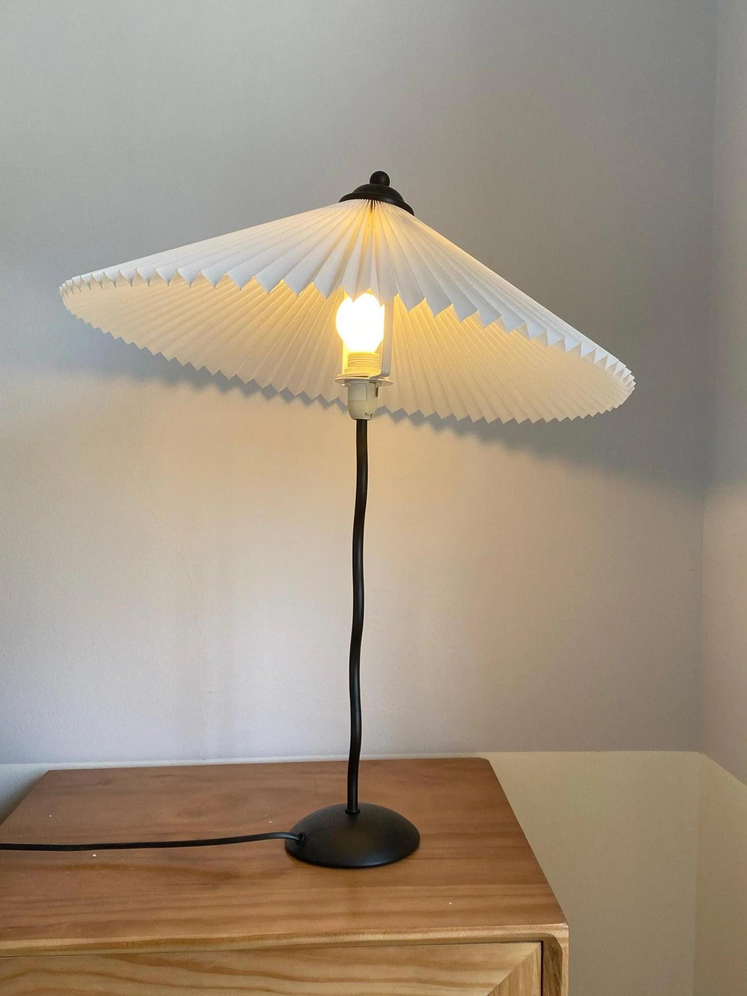 Pleated Hat Table Lamp - Image 43