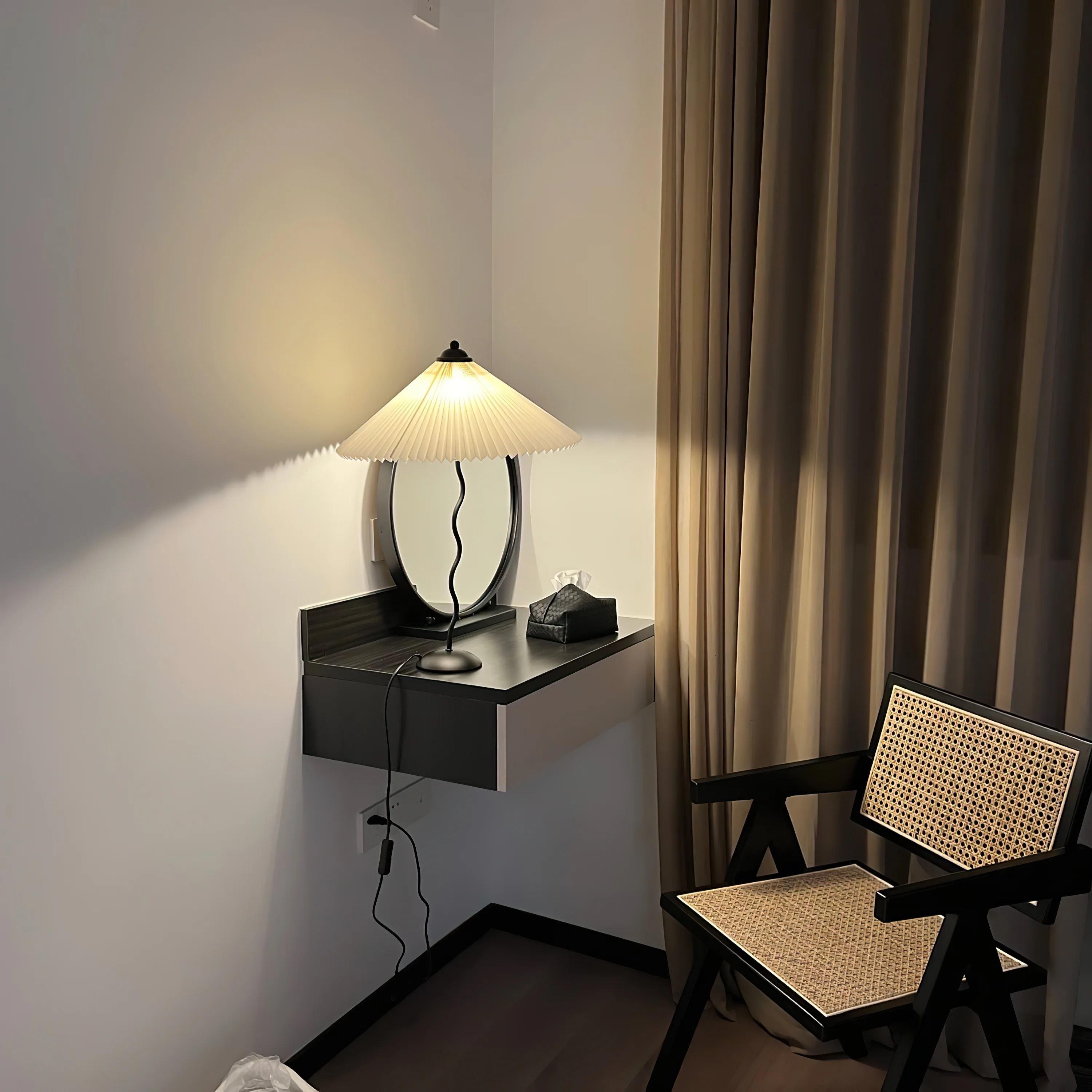 Pleated Hat Table Lamp - Image 50