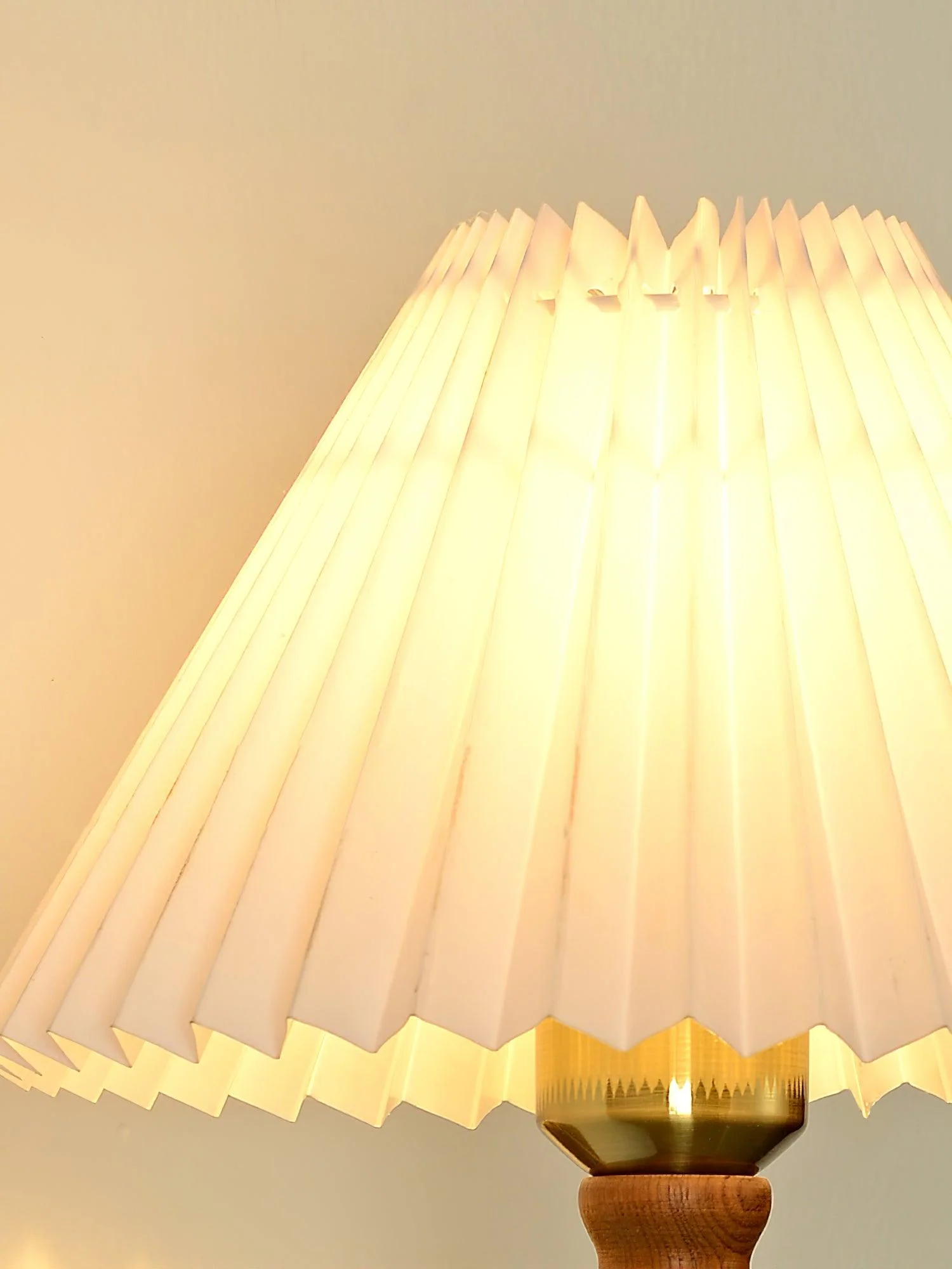 Pleated Walnut Wall Light - Image 20