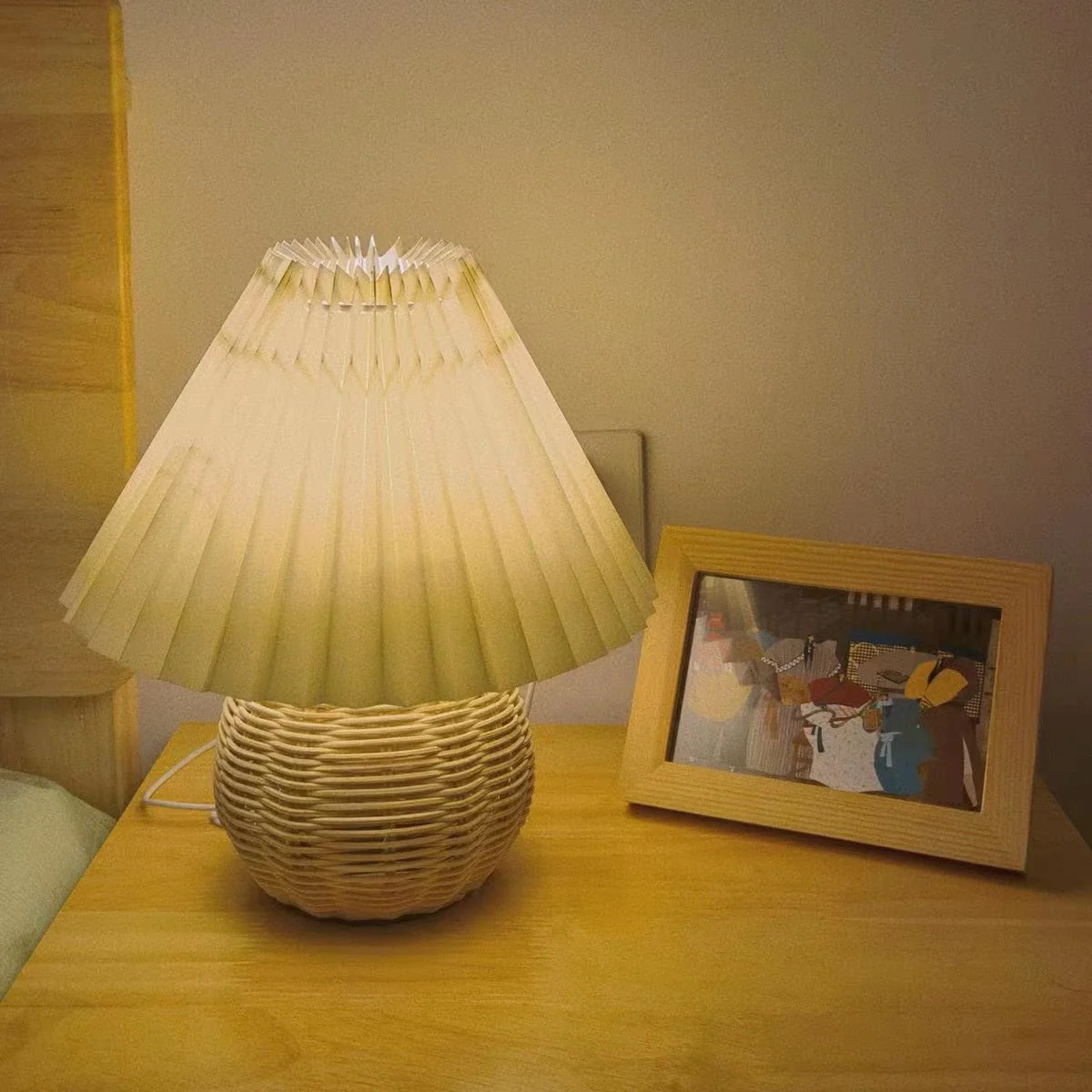 Rattan Pleated Table lamp - Image 4