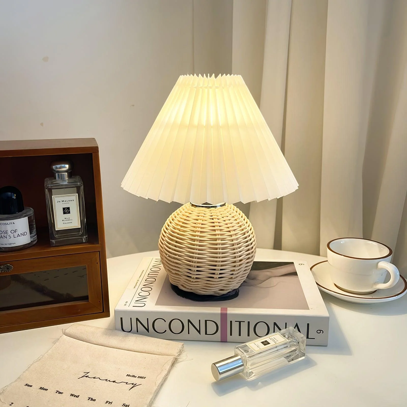 Rattan Pleated Table lamp - Image 9