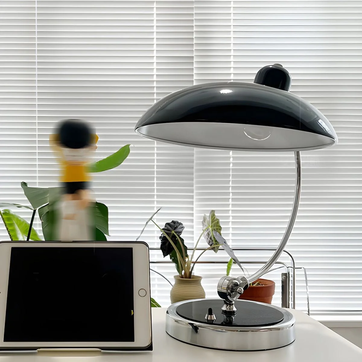 Retro Curve Desk Lamp - Image 4