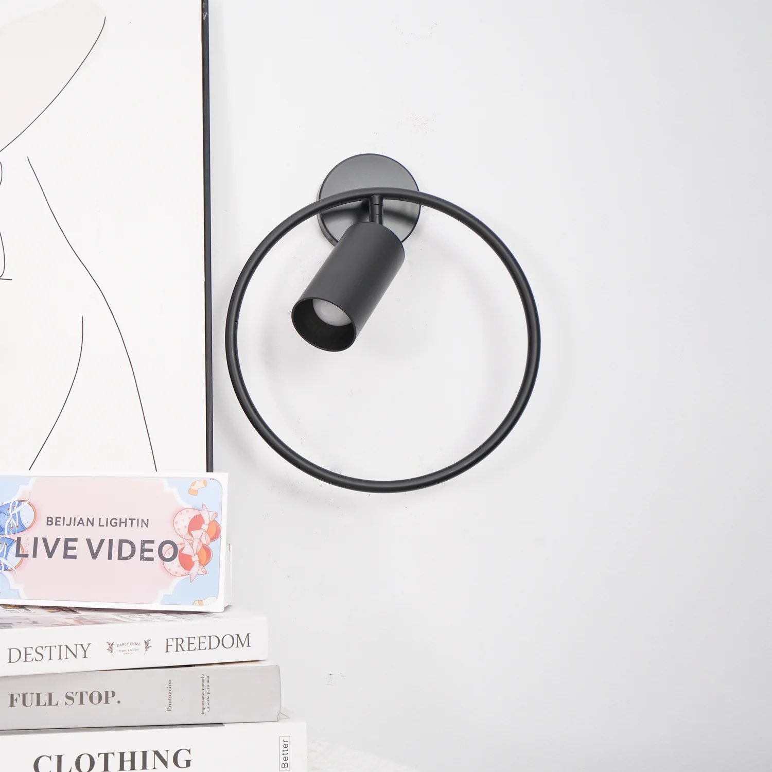 Revolta Wall Lamp - Image 4
