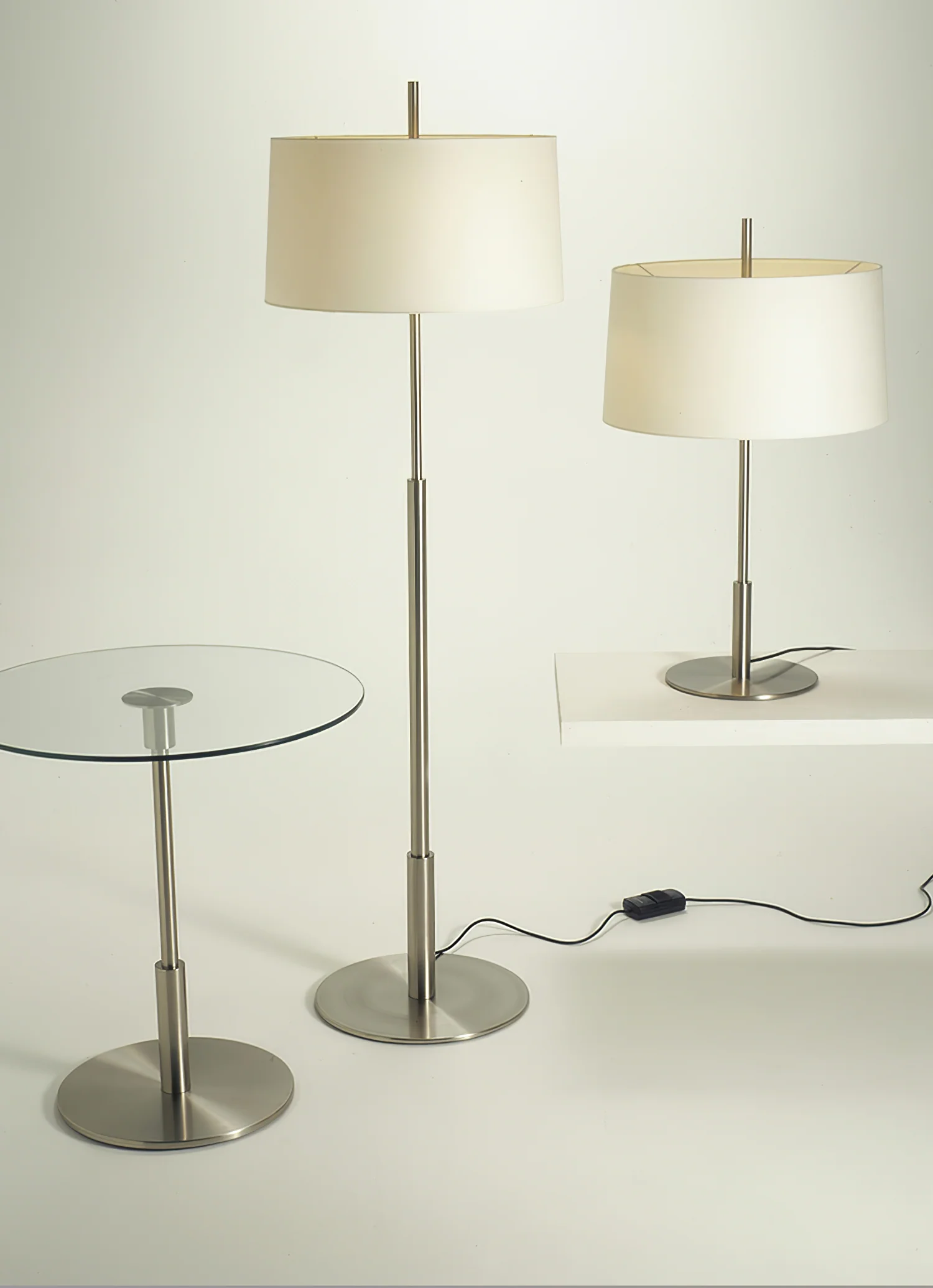 Rilume Floor Lamp - Image 9