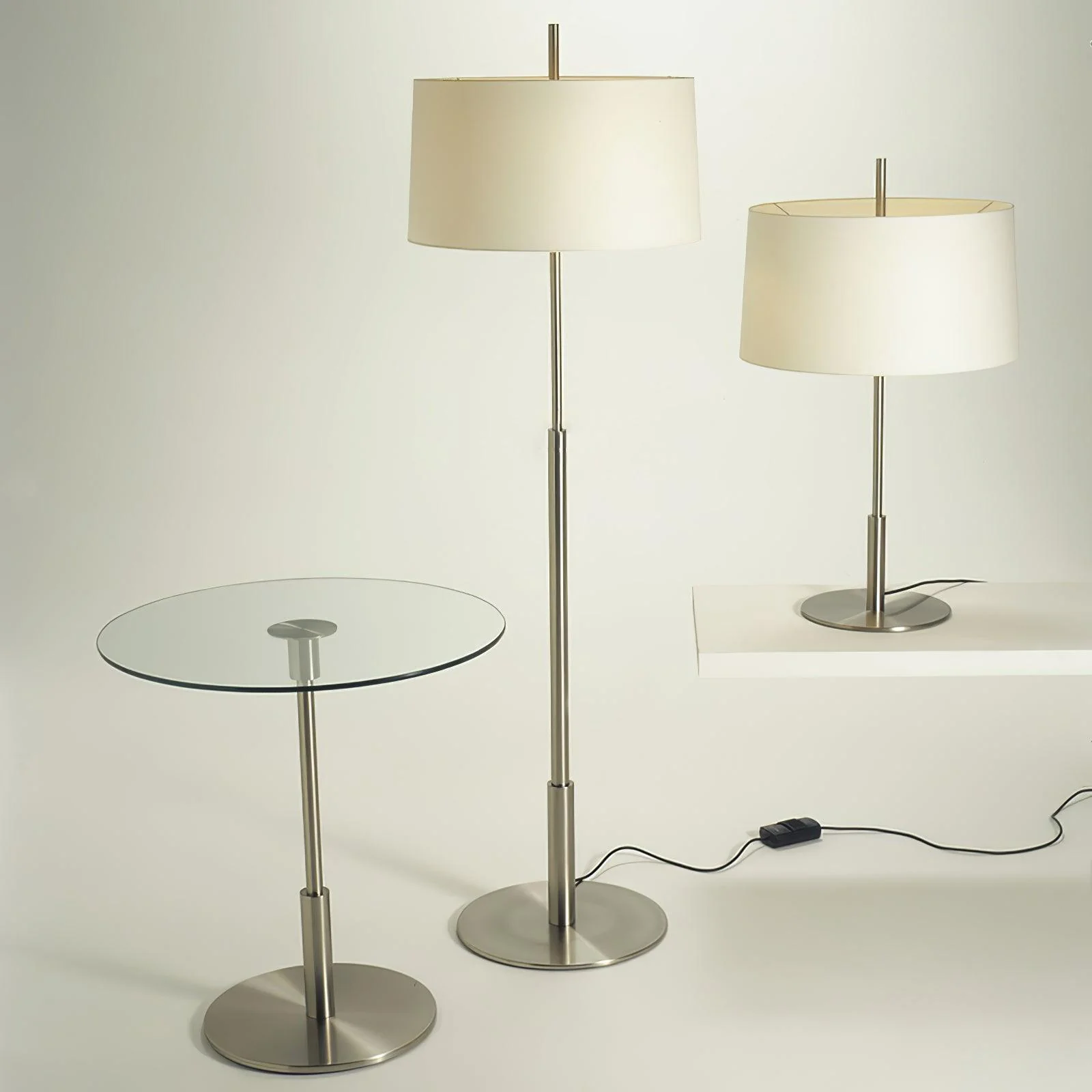 Rilume Floor Lamp - Image 4