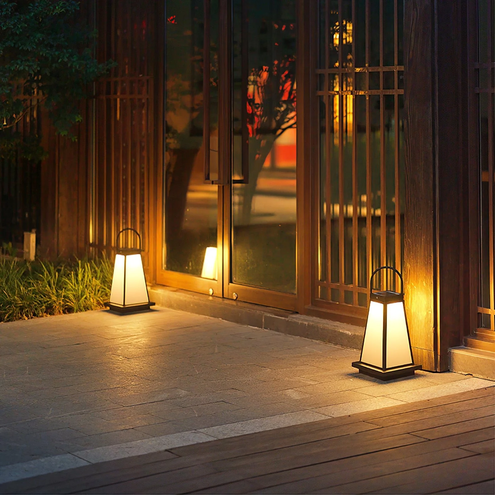 Roam Lantern Solar Outdoor Lamp - Image 11