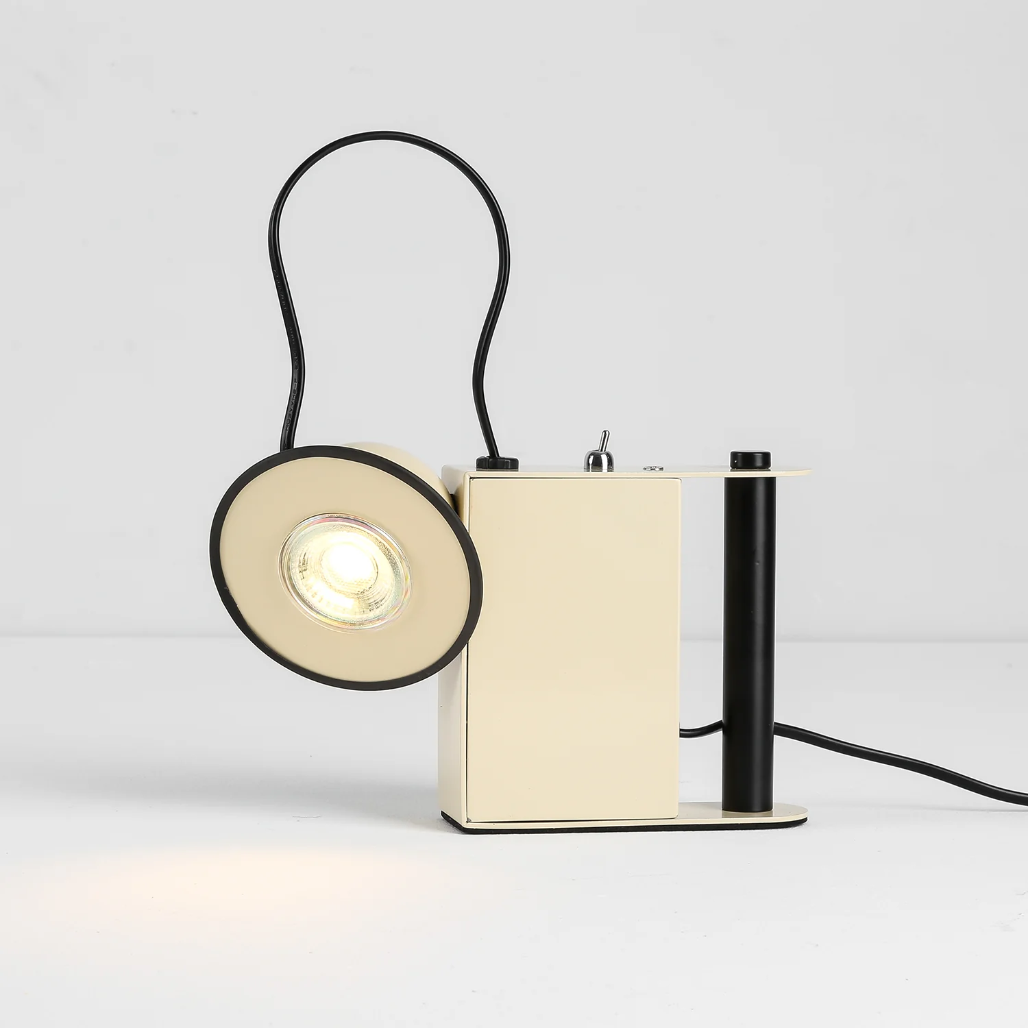 Roland Camera Table Light - Image 10