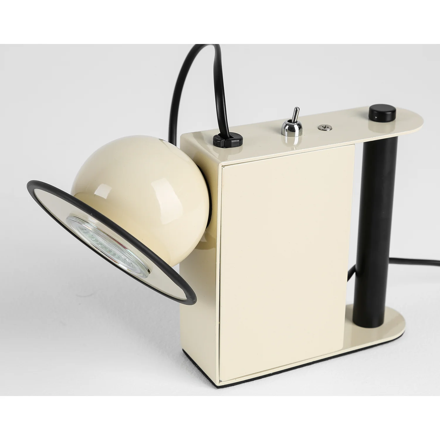 Roland Camera Table Light - Image 14