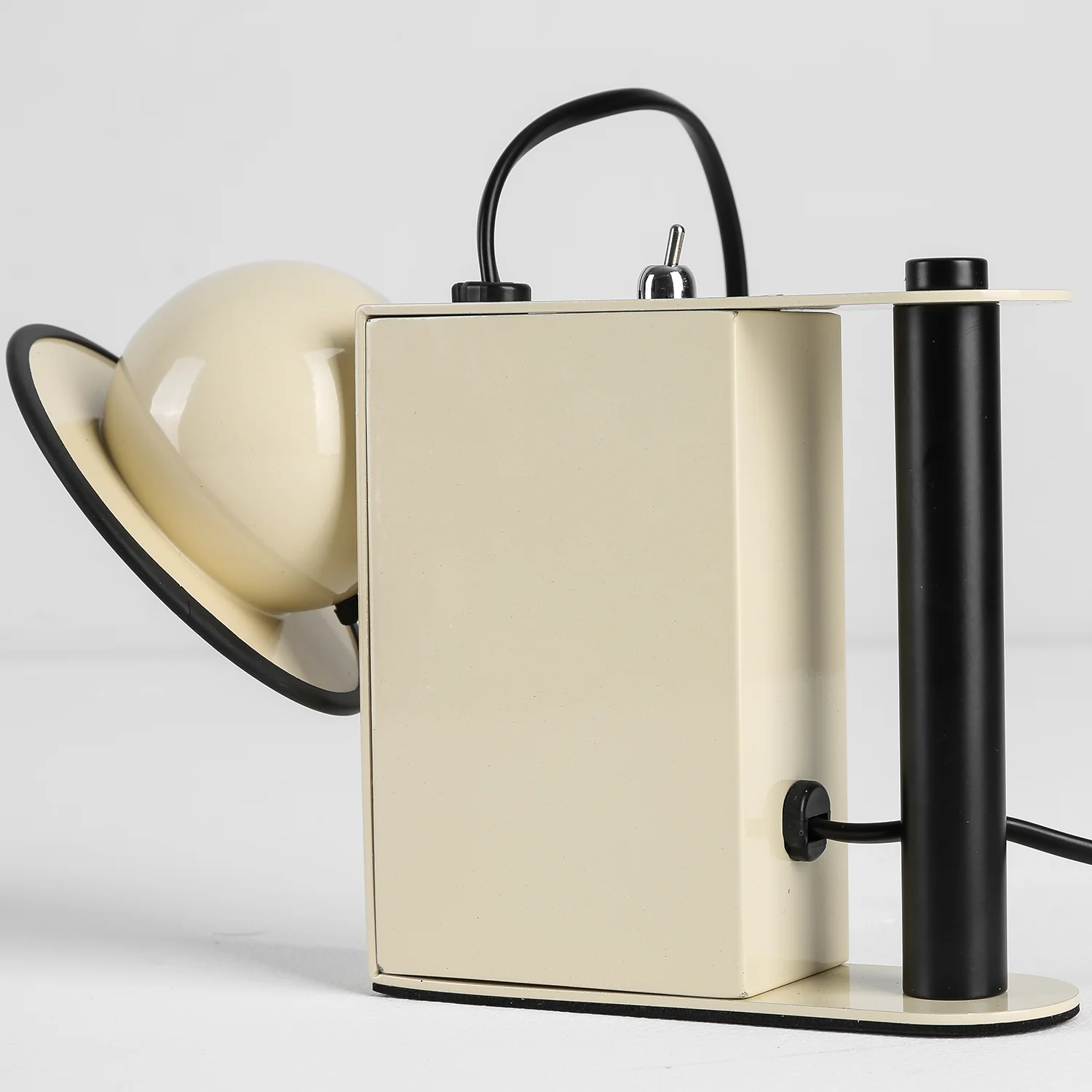 Roland Camera Table Light - Image 15
