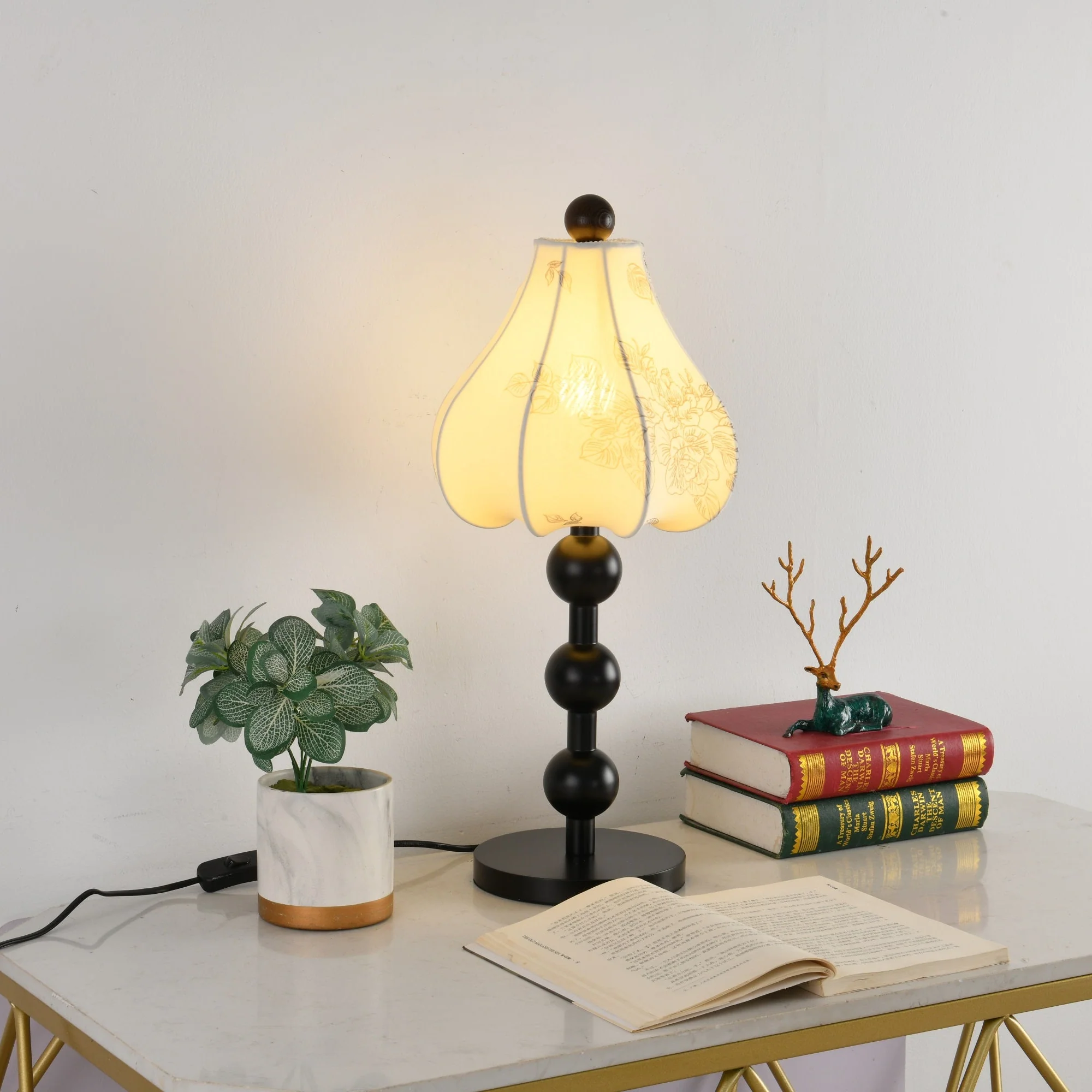 Roselle Bloom Table Lamp - Image 2
