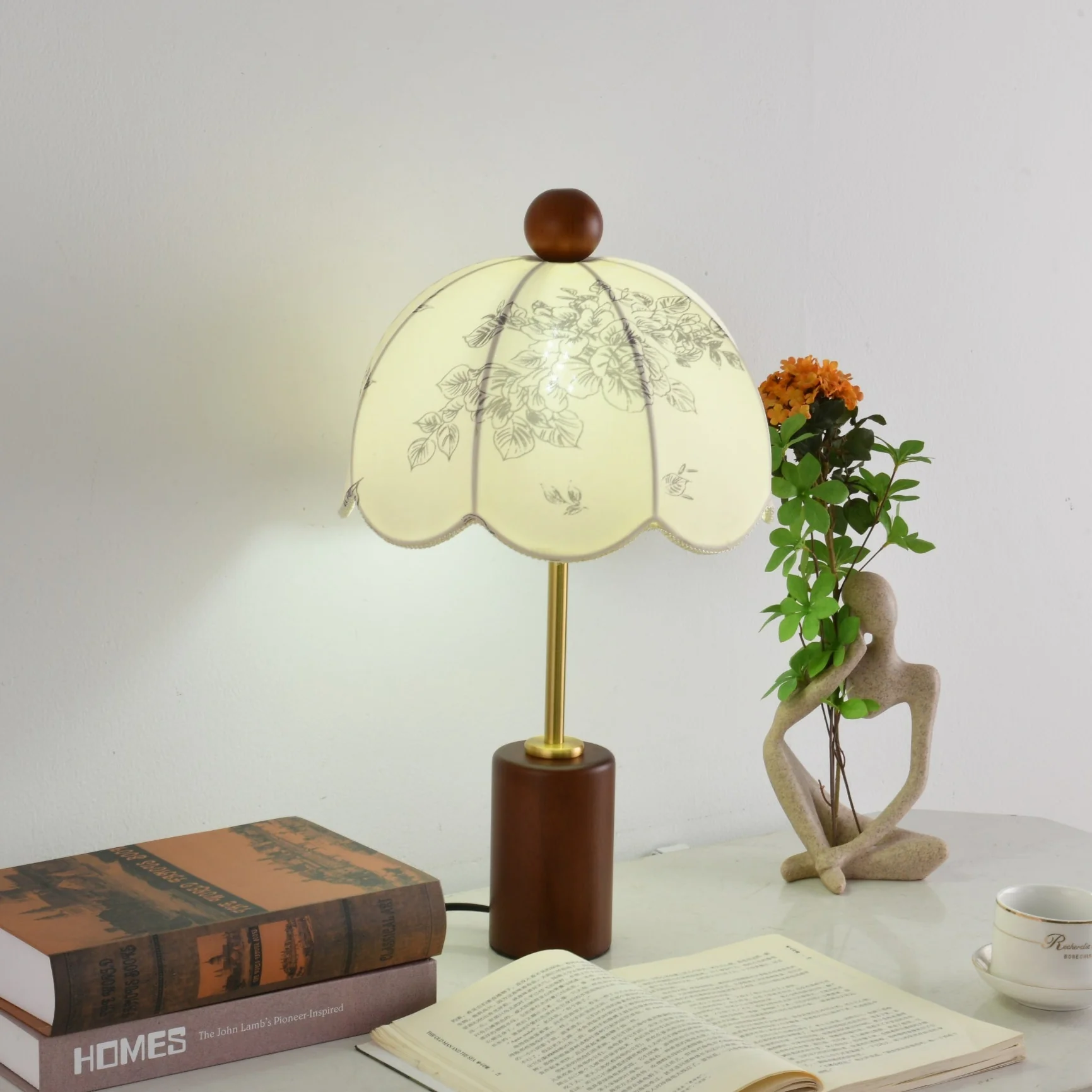 Roselle Vintage Table Lamp - Image 4
