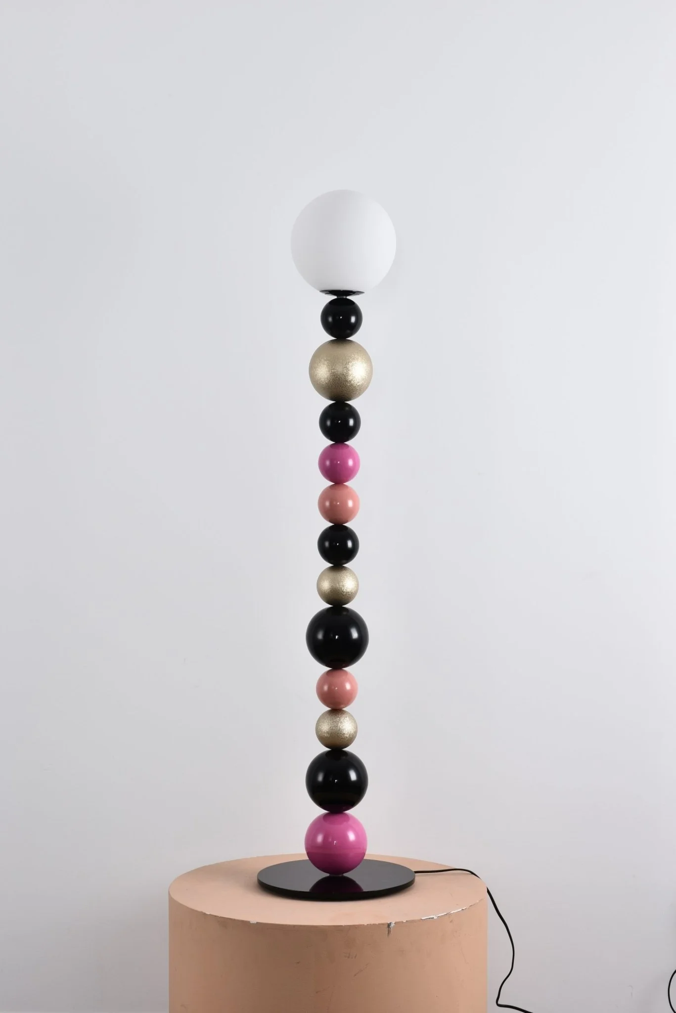 Round Balls Stacking Floor Lamp - Image 39